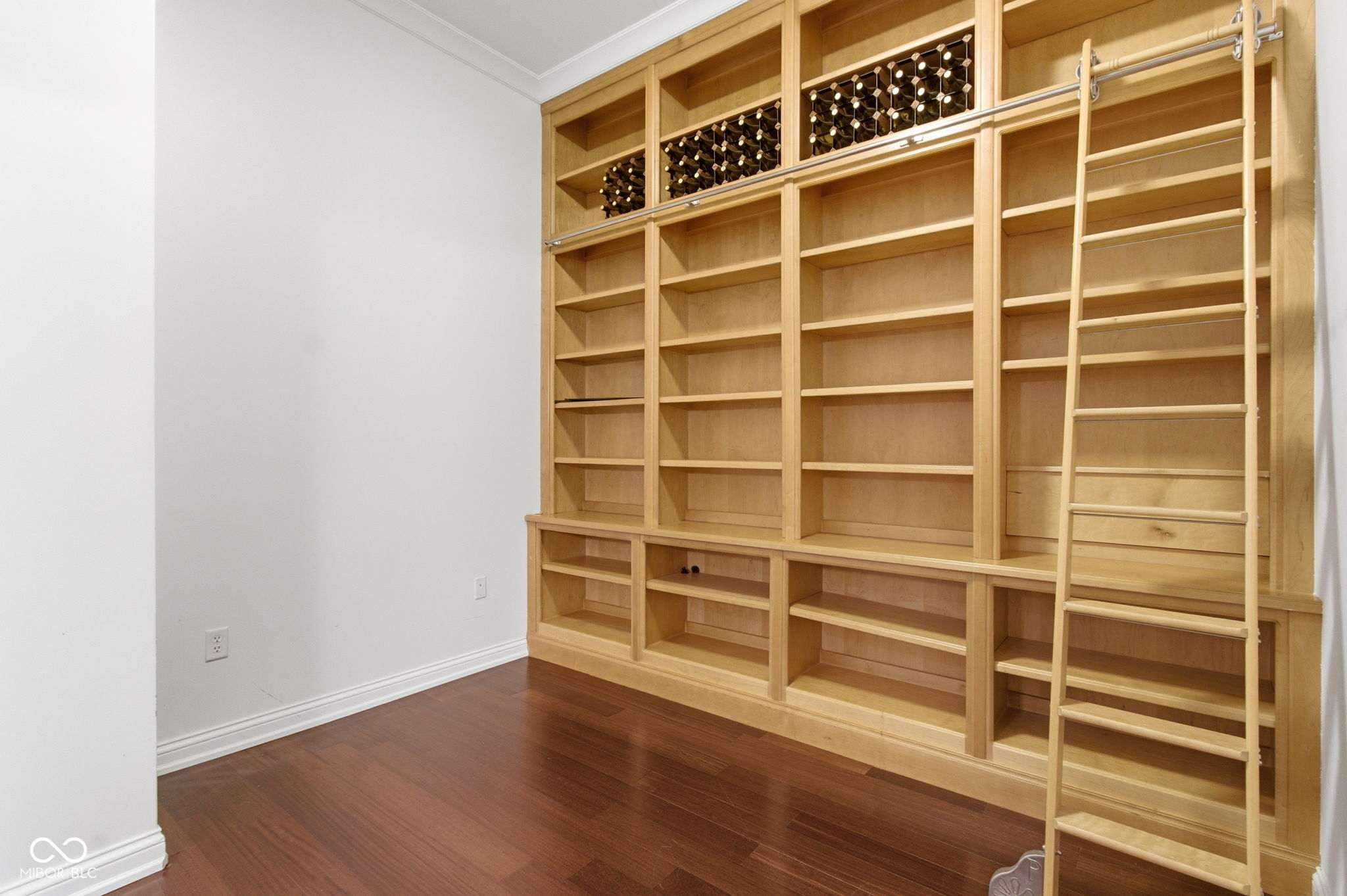 141 S Meridian Street Unit: 501