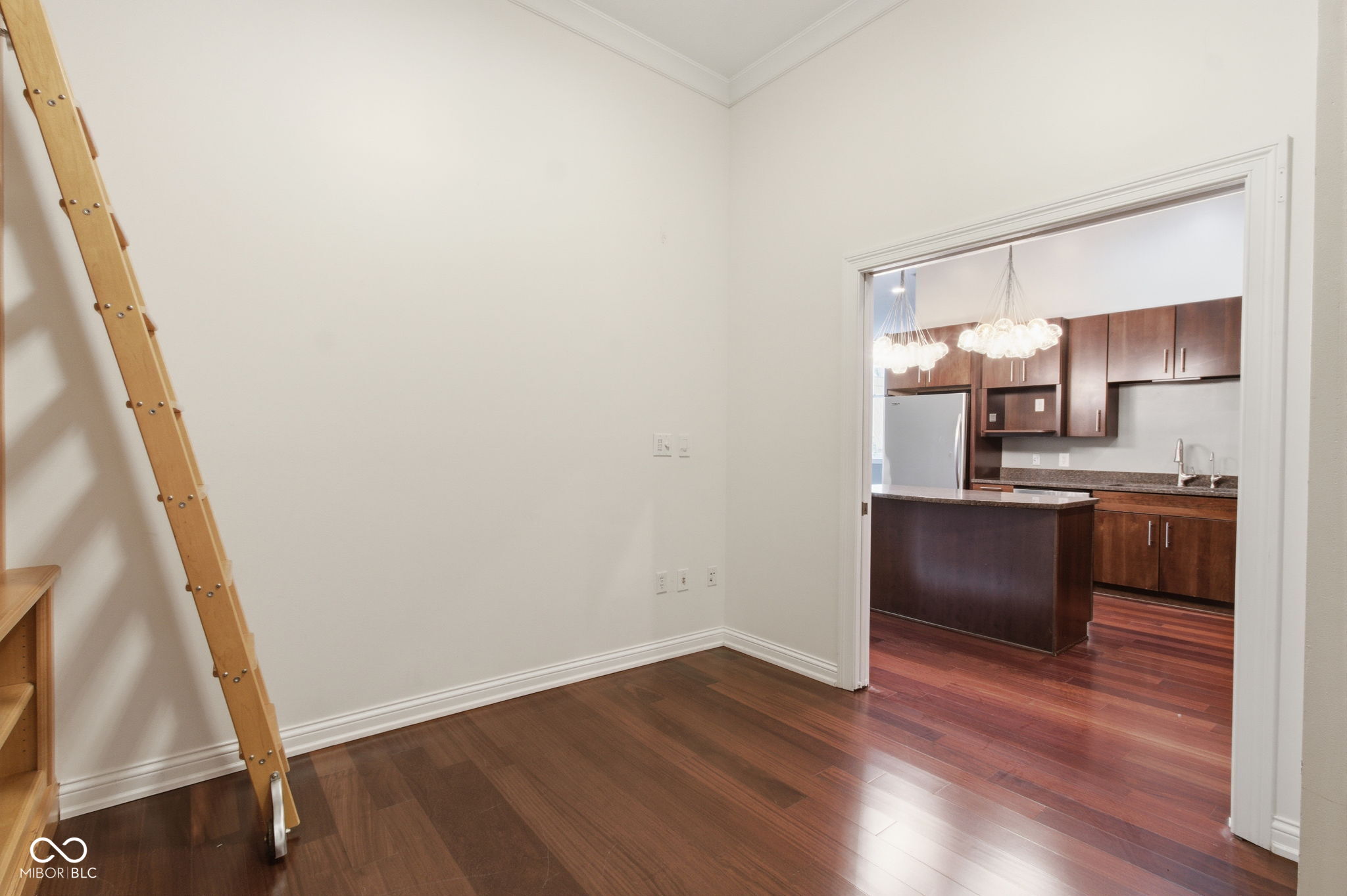 141 S Meridian Street Unit: 501