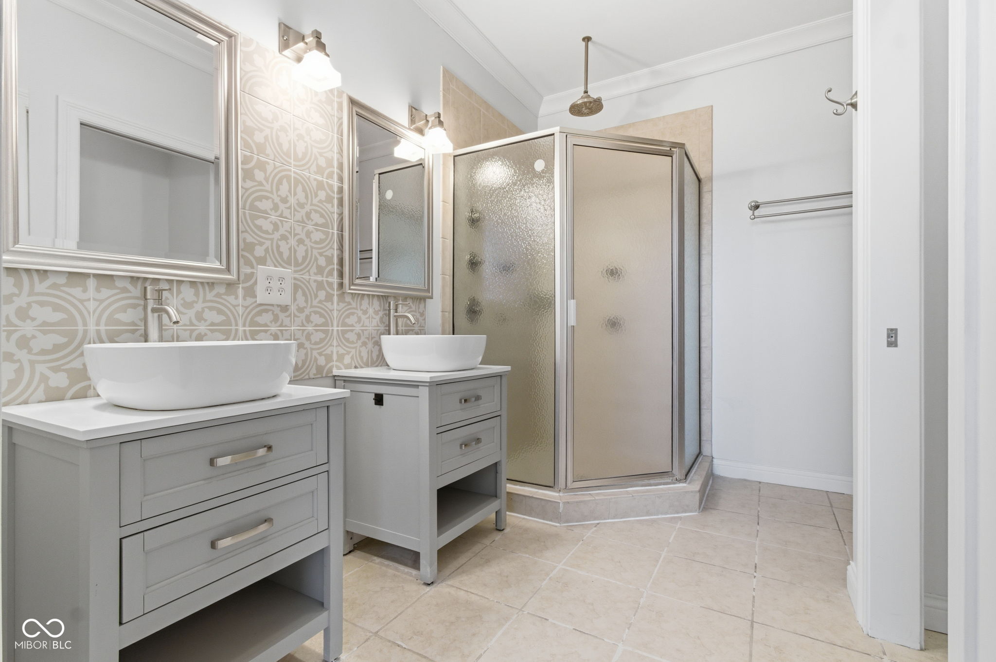 141 S Meridian Street Unit: 501