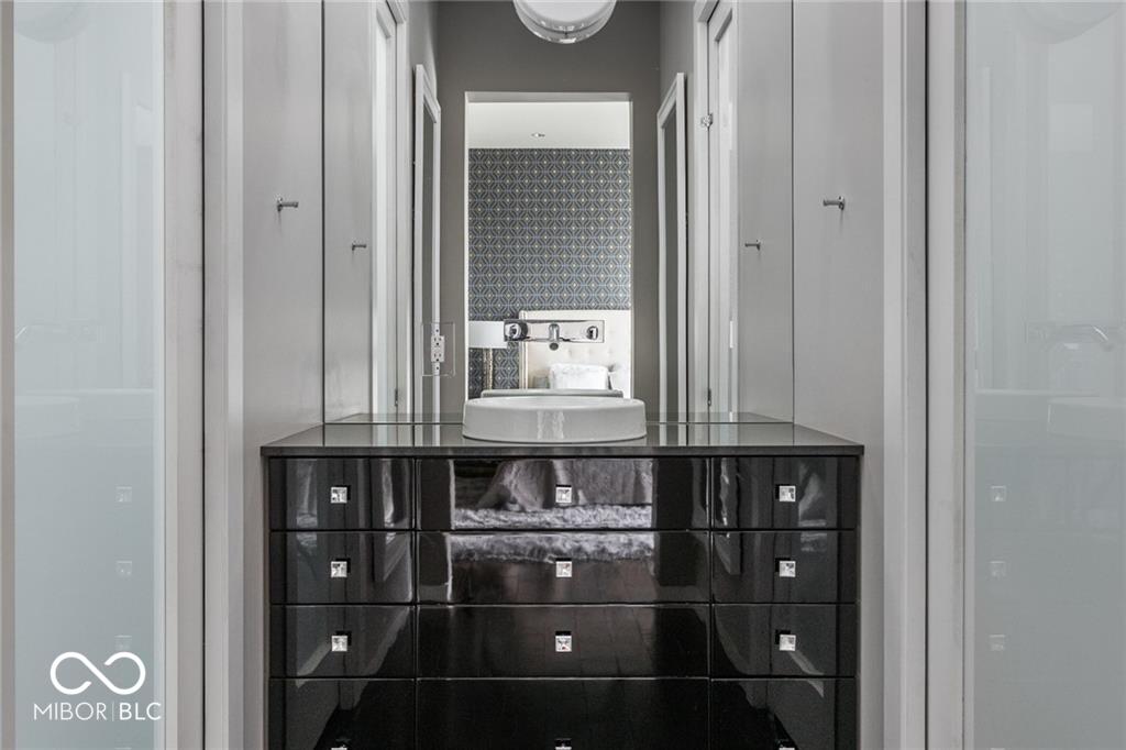333 Massachusetts Avenue Unit: PH1