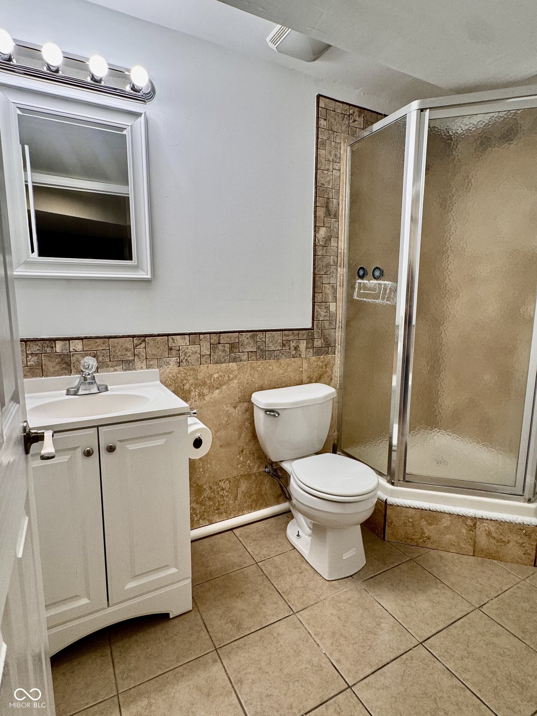 11458 Sutton Place Drive W