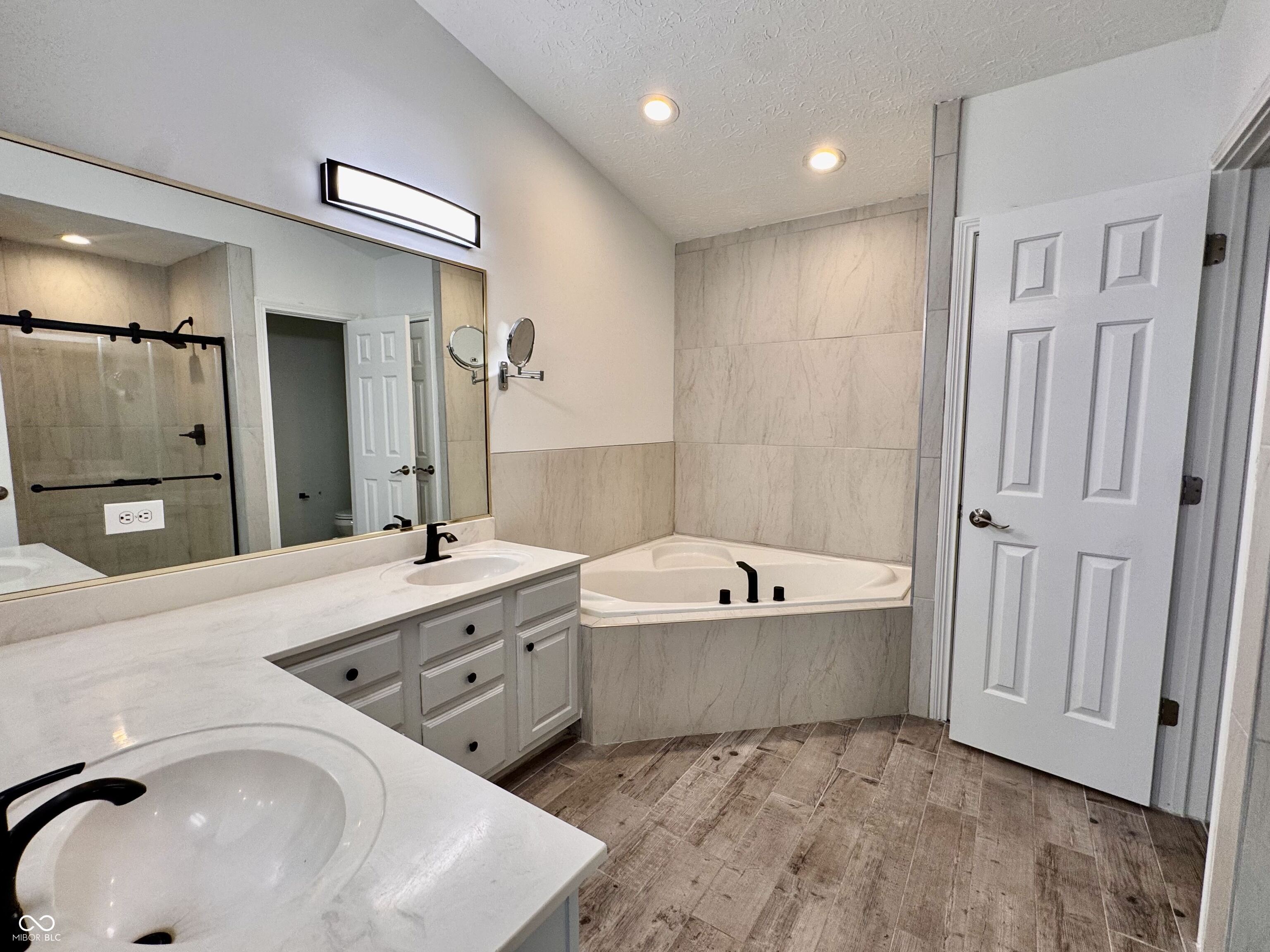 11458 Sutton Place Drive W