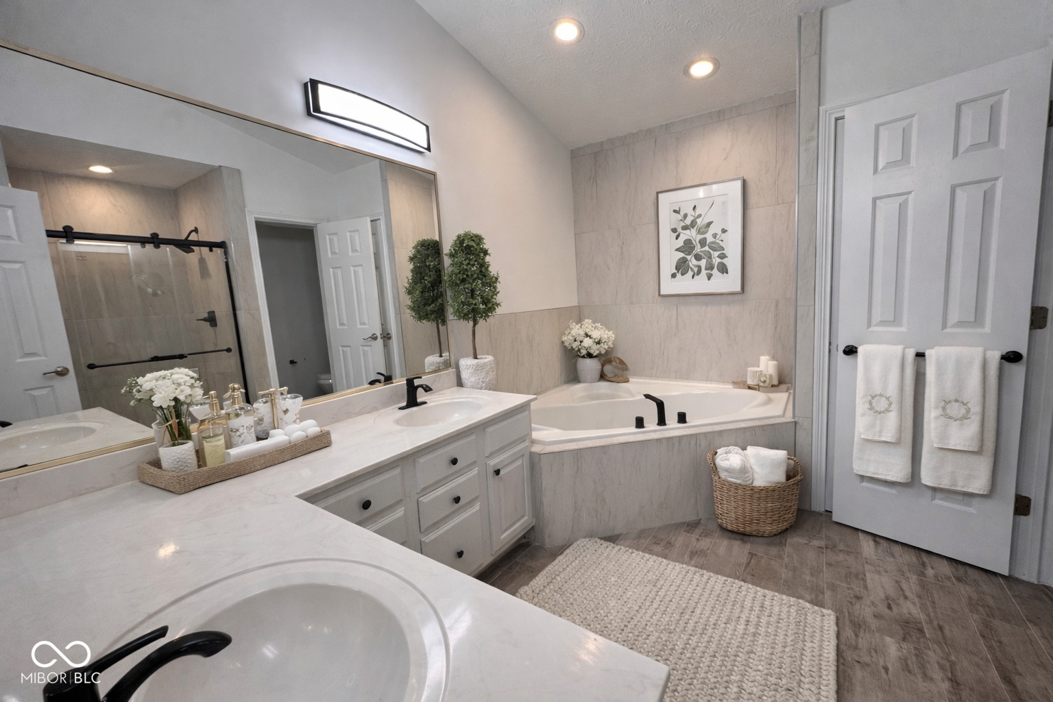 11458 Sutton Place Drive W