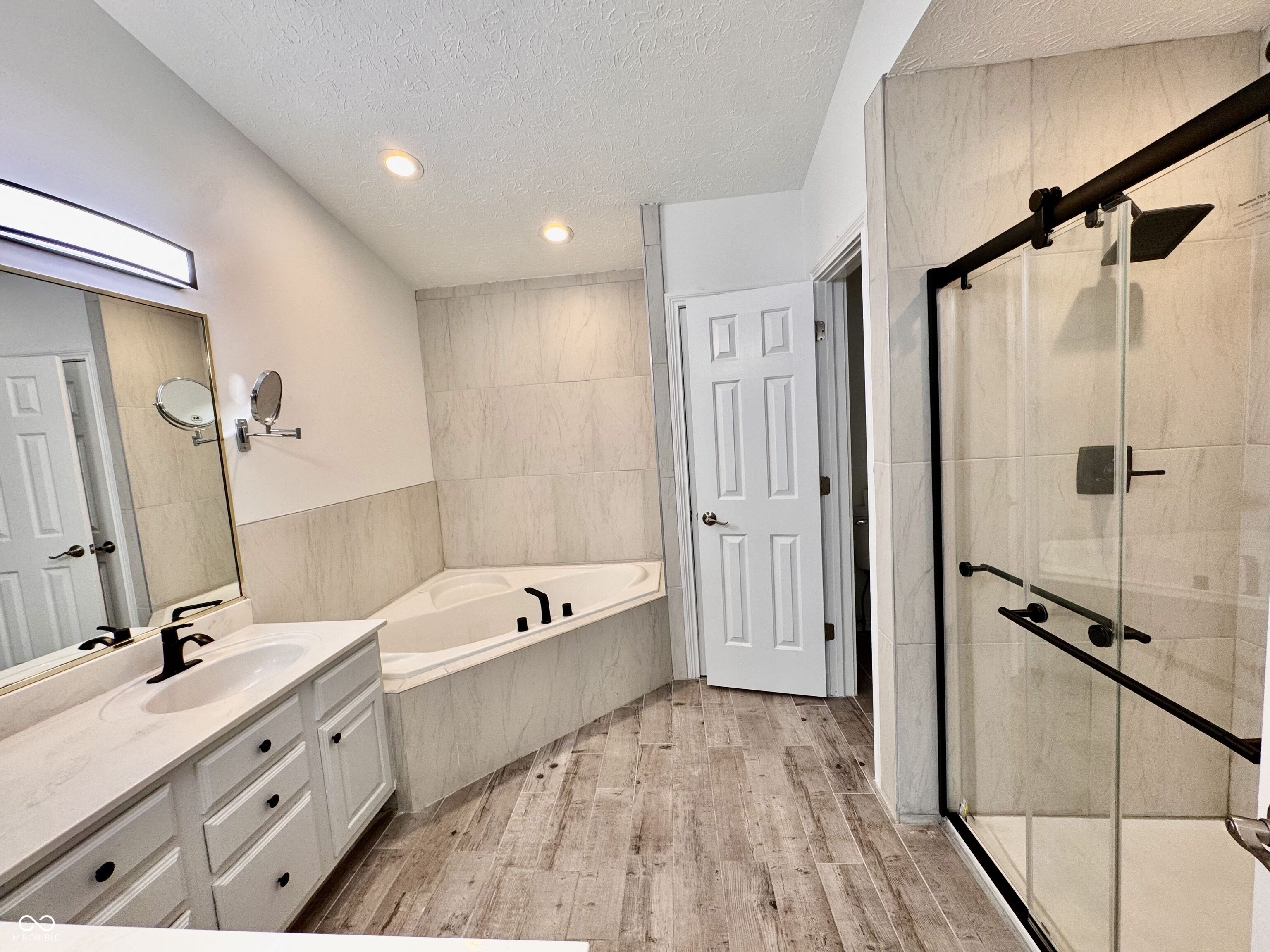 11458 Sutton Place Drive W