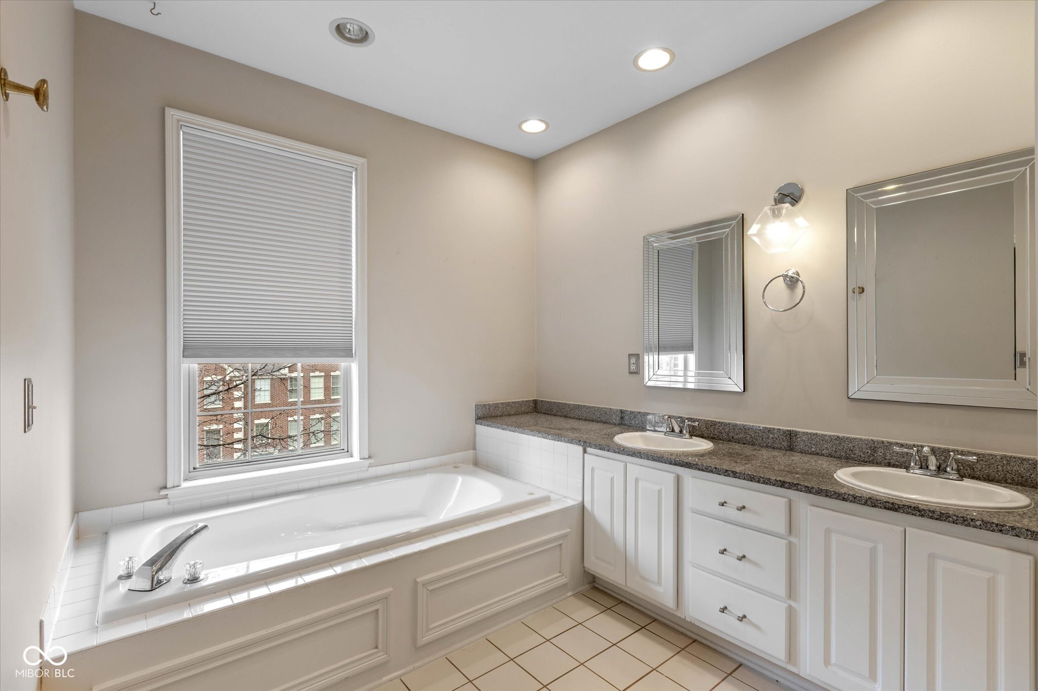 219 N New Jersey Street Unit: #D