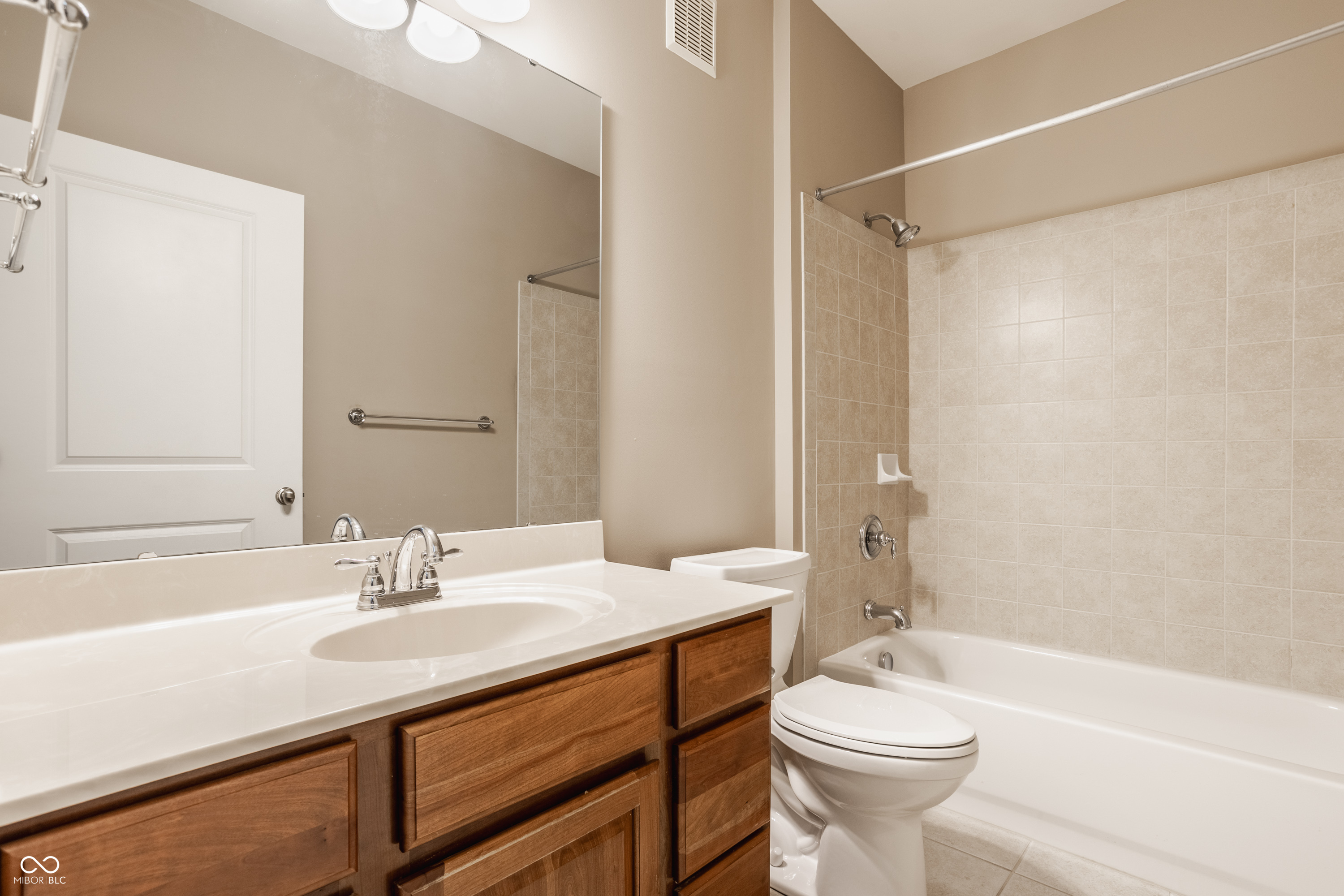 451 American Way N Unit: 1C