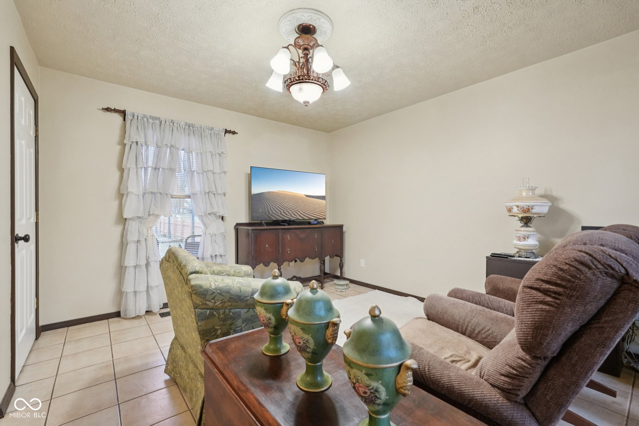 2579 Cardinal Drive