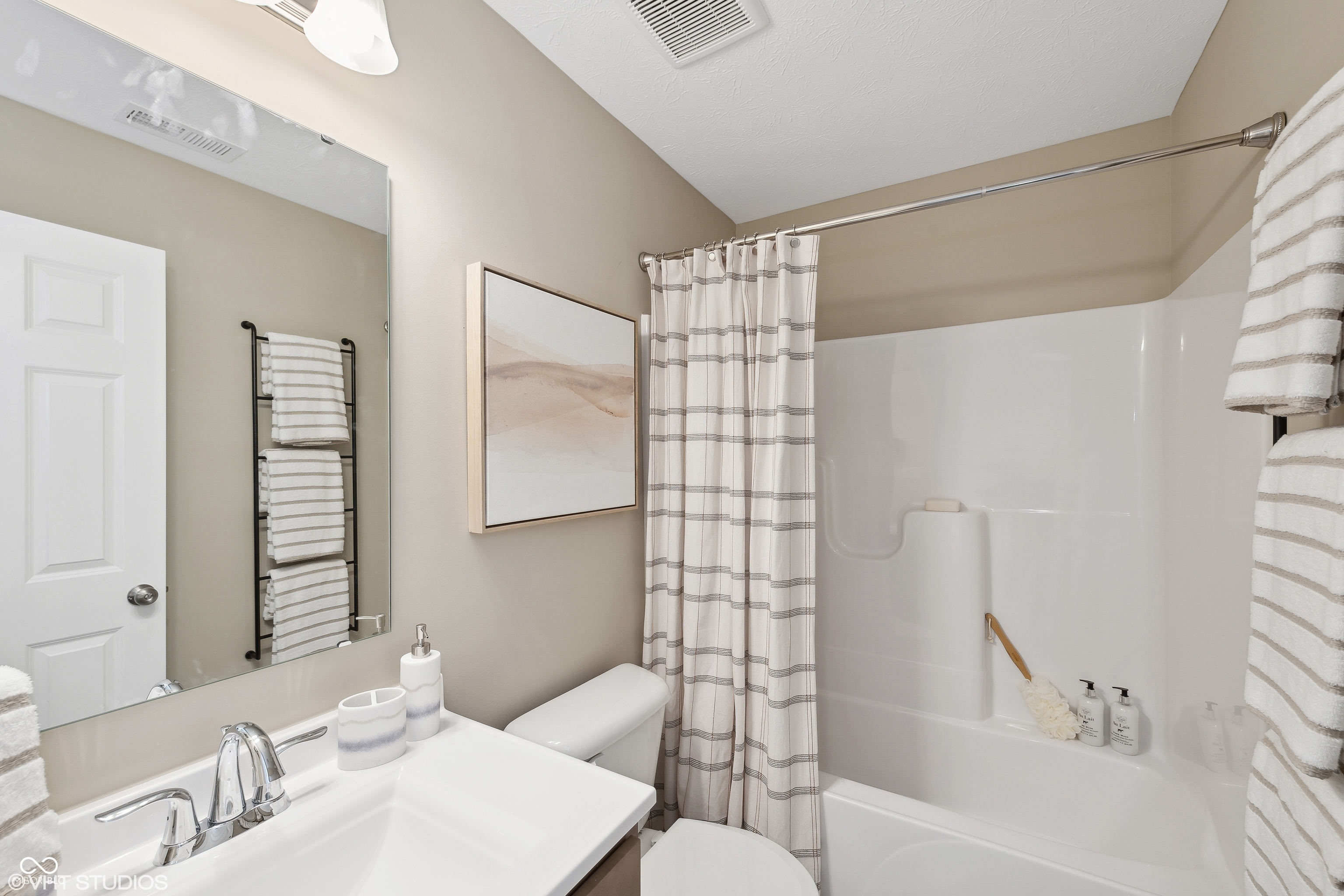 19377 Astoria Avenue