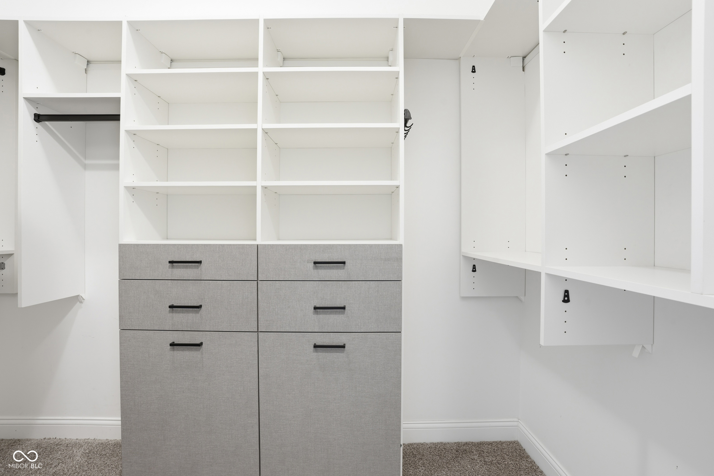 7077 Antiquity Drive