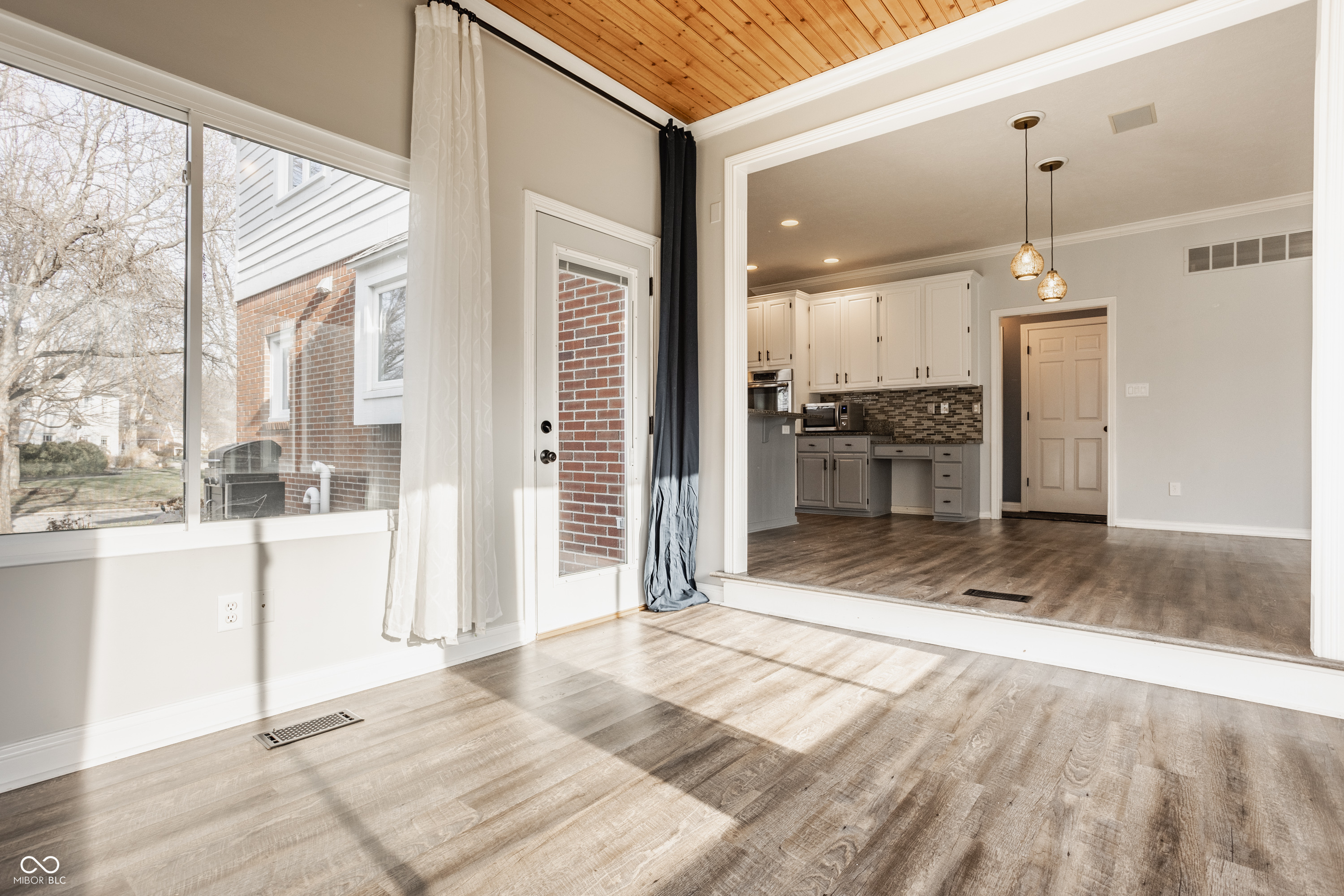 9644 Woodlands Drive