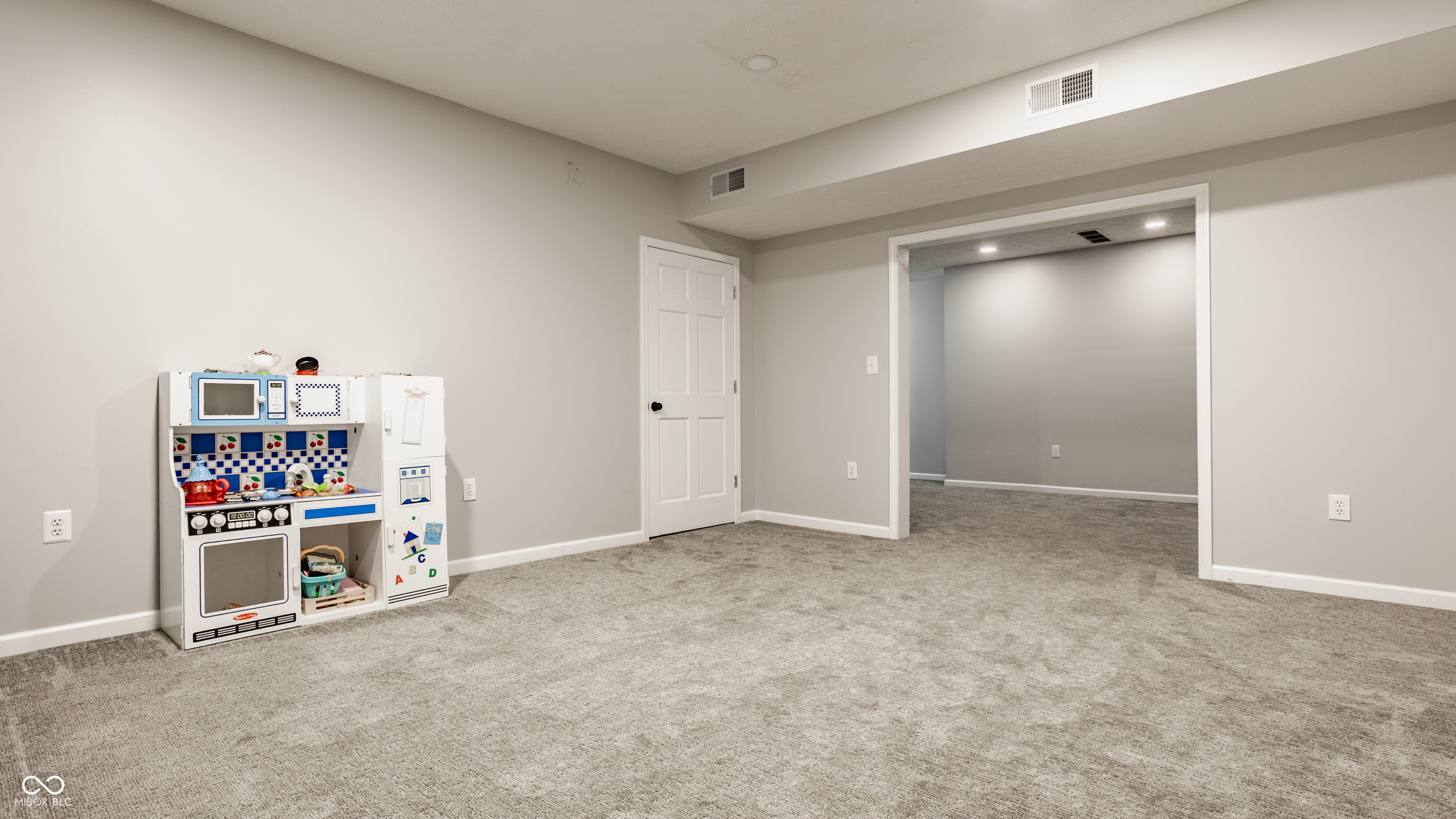 9644 Woodlands Drive