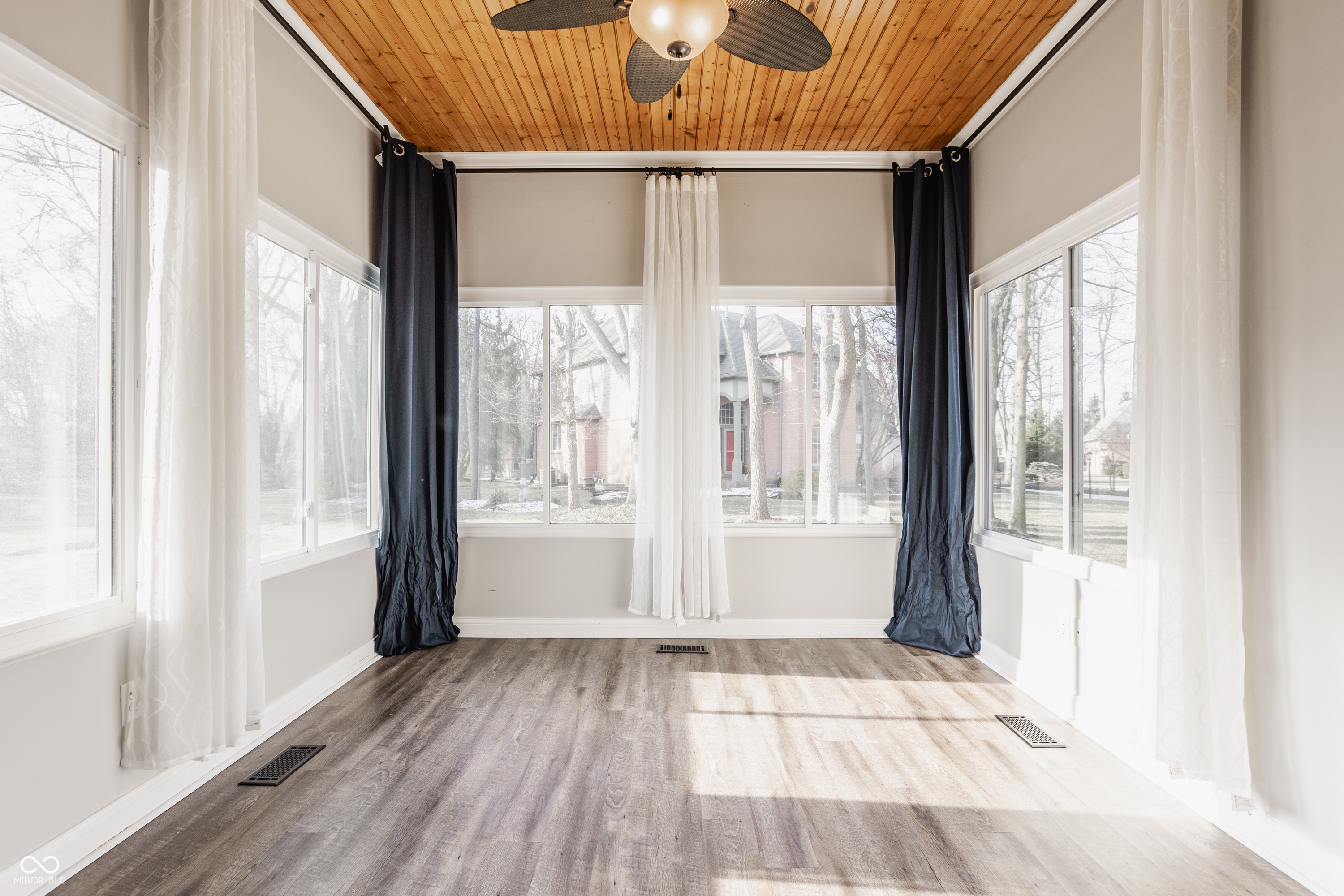 9644 Woodlands Drive