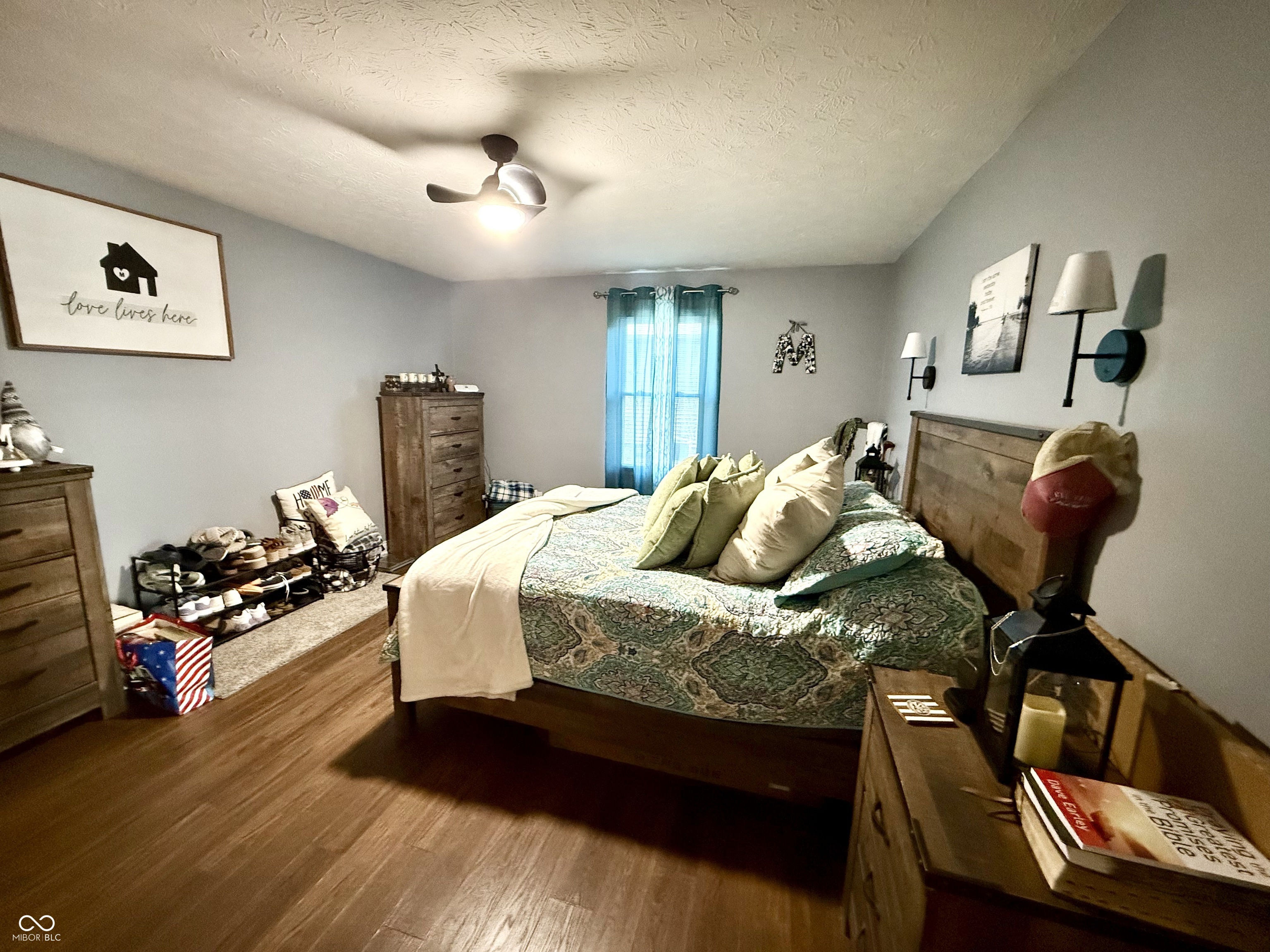 1213 Meadowood Drive