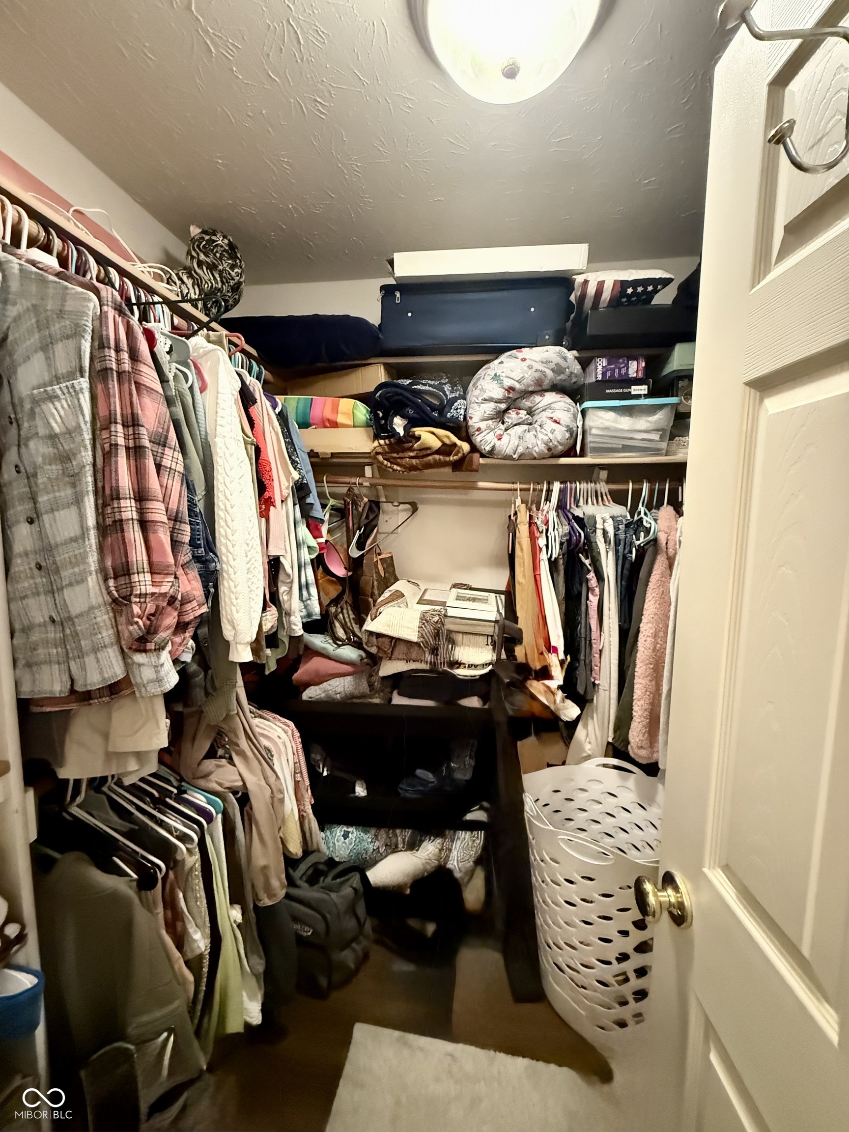 1213 Meadowood Drive