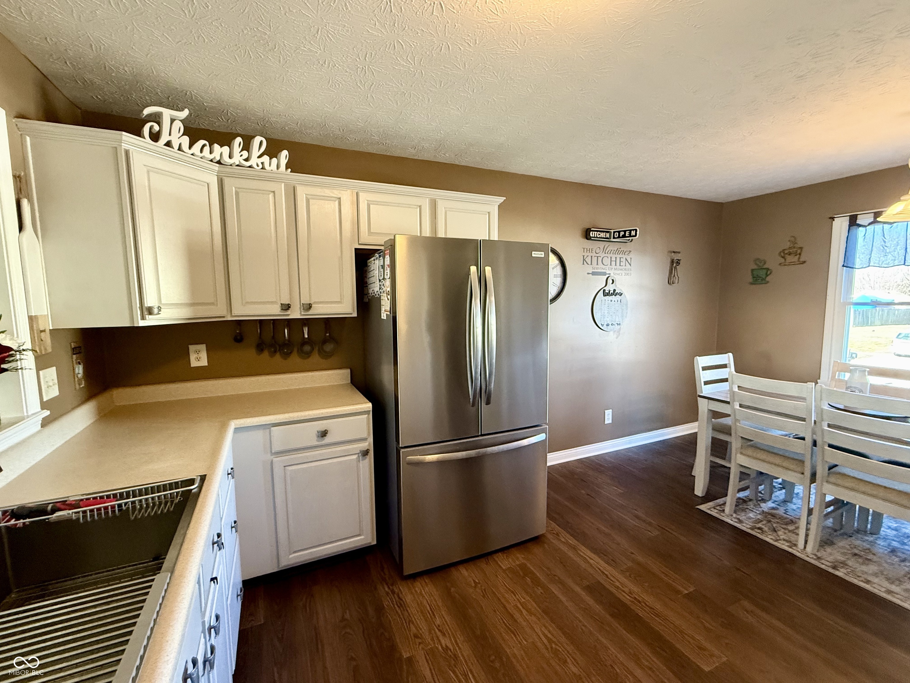 1213 Meadowood Drive