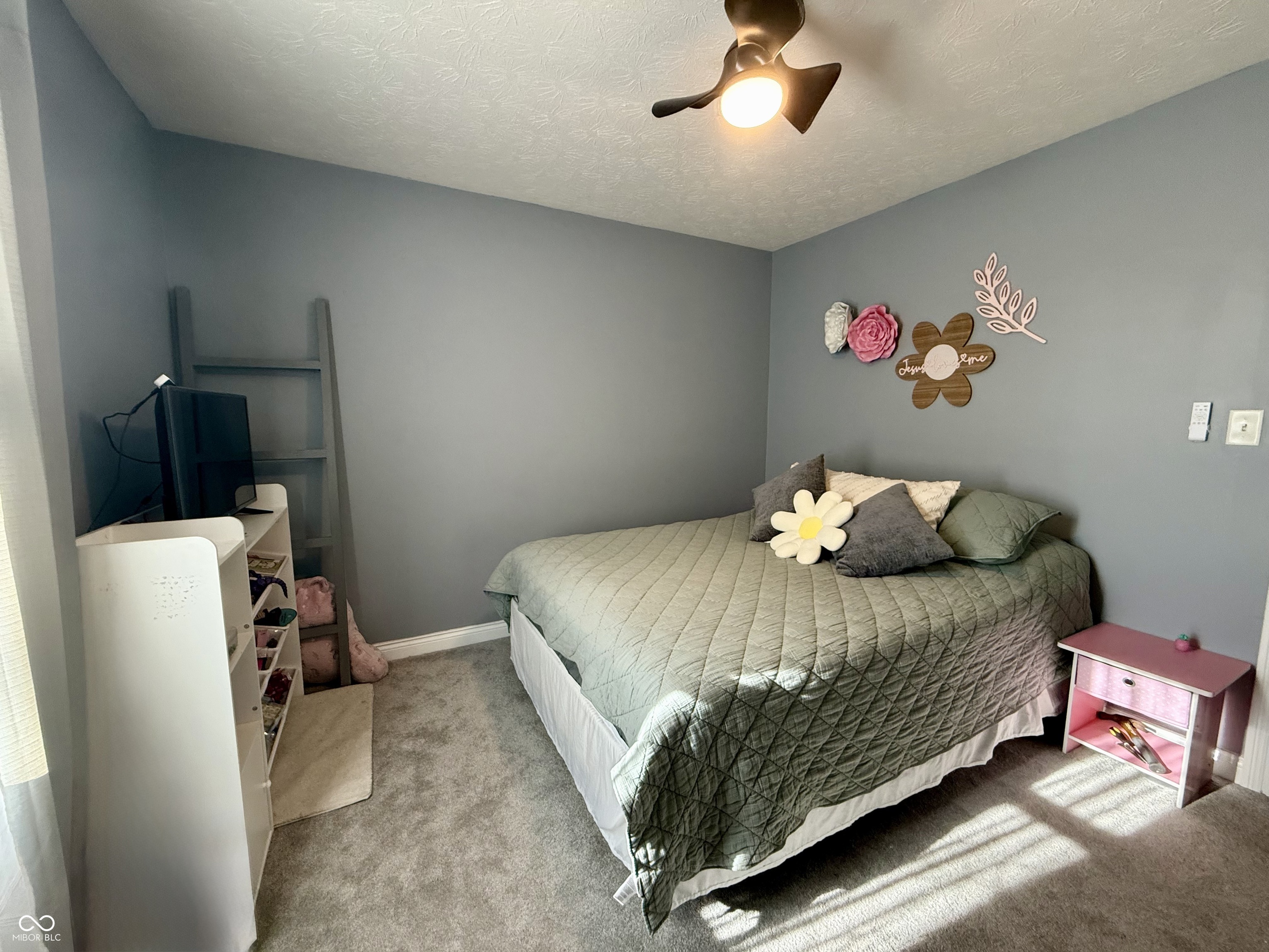 1213 Meadowood Drive