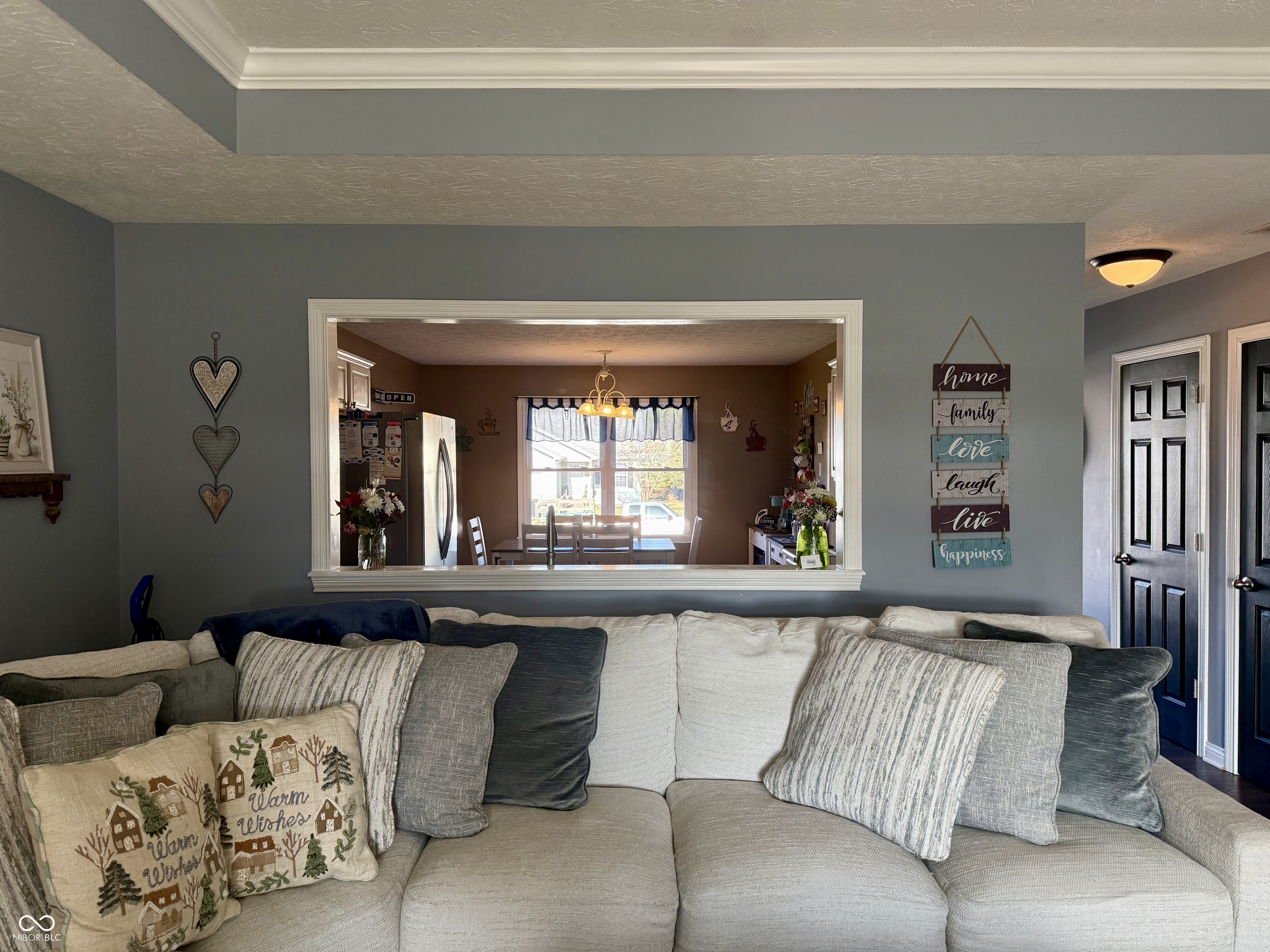 1213 Meadowood Drive