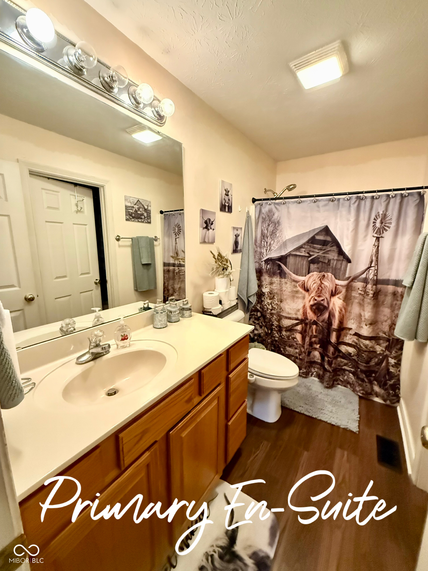 1213 Meadowood Drive