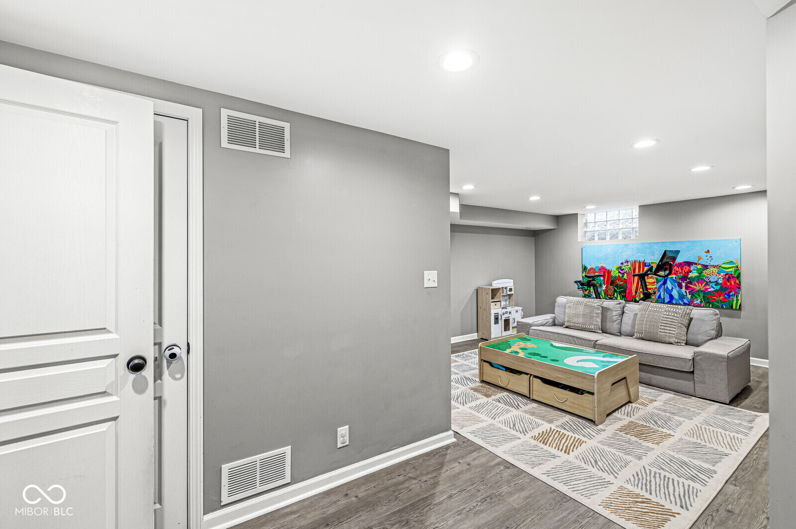 5744 N Delaware Street