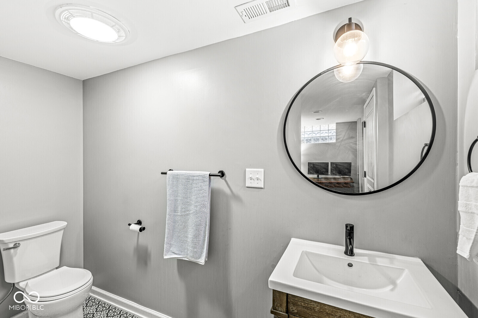 5744 N Delaware Street