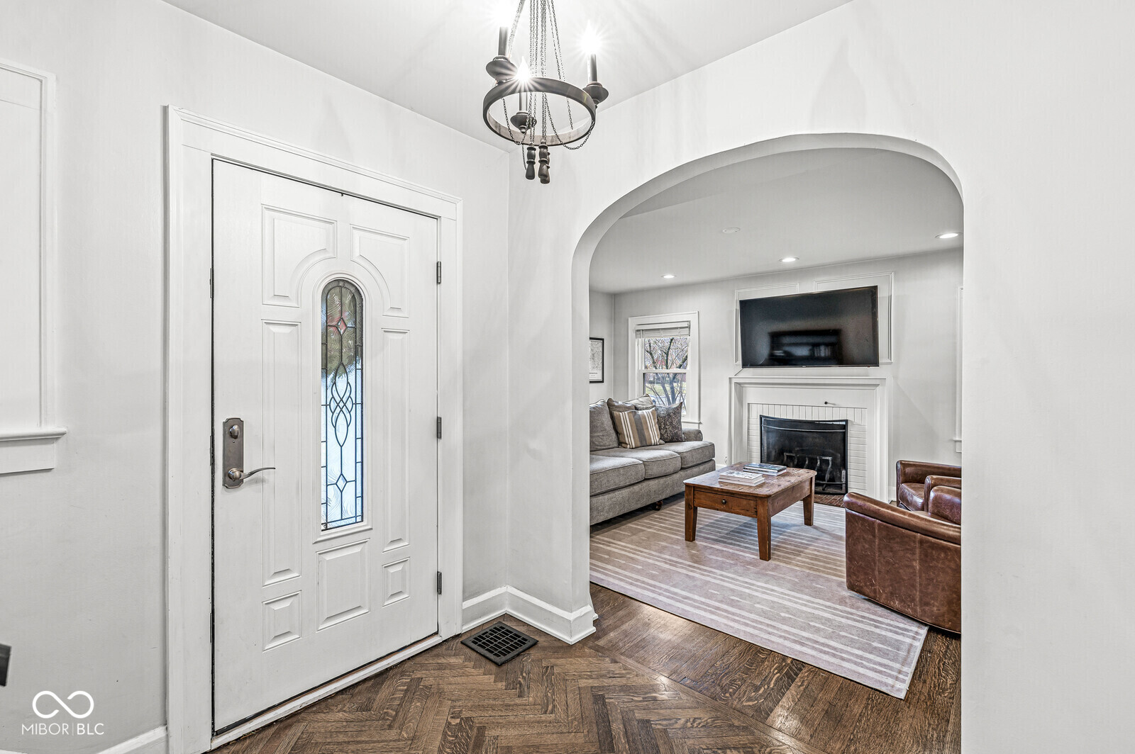 5744 N Delaware Street