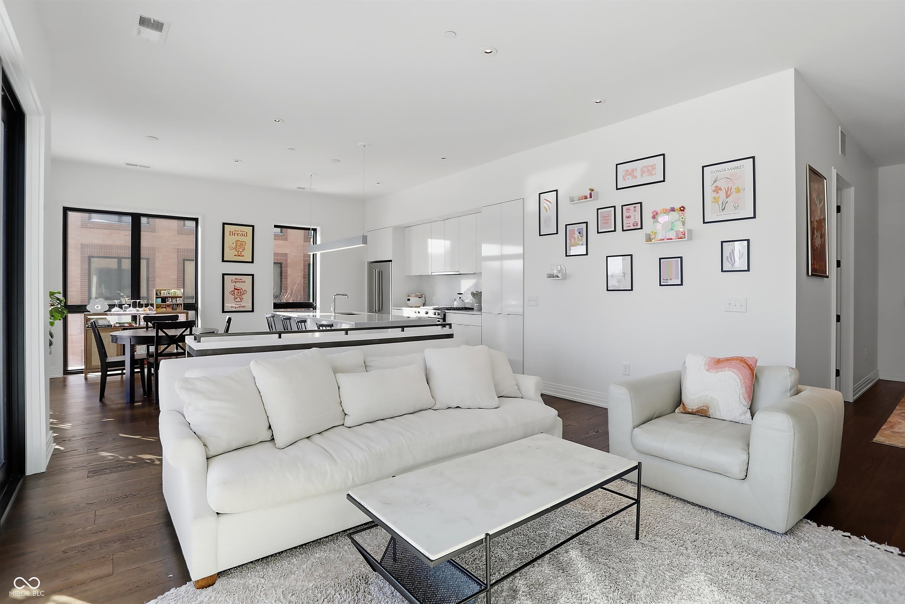 877 N East Street Unit: UNIT 203