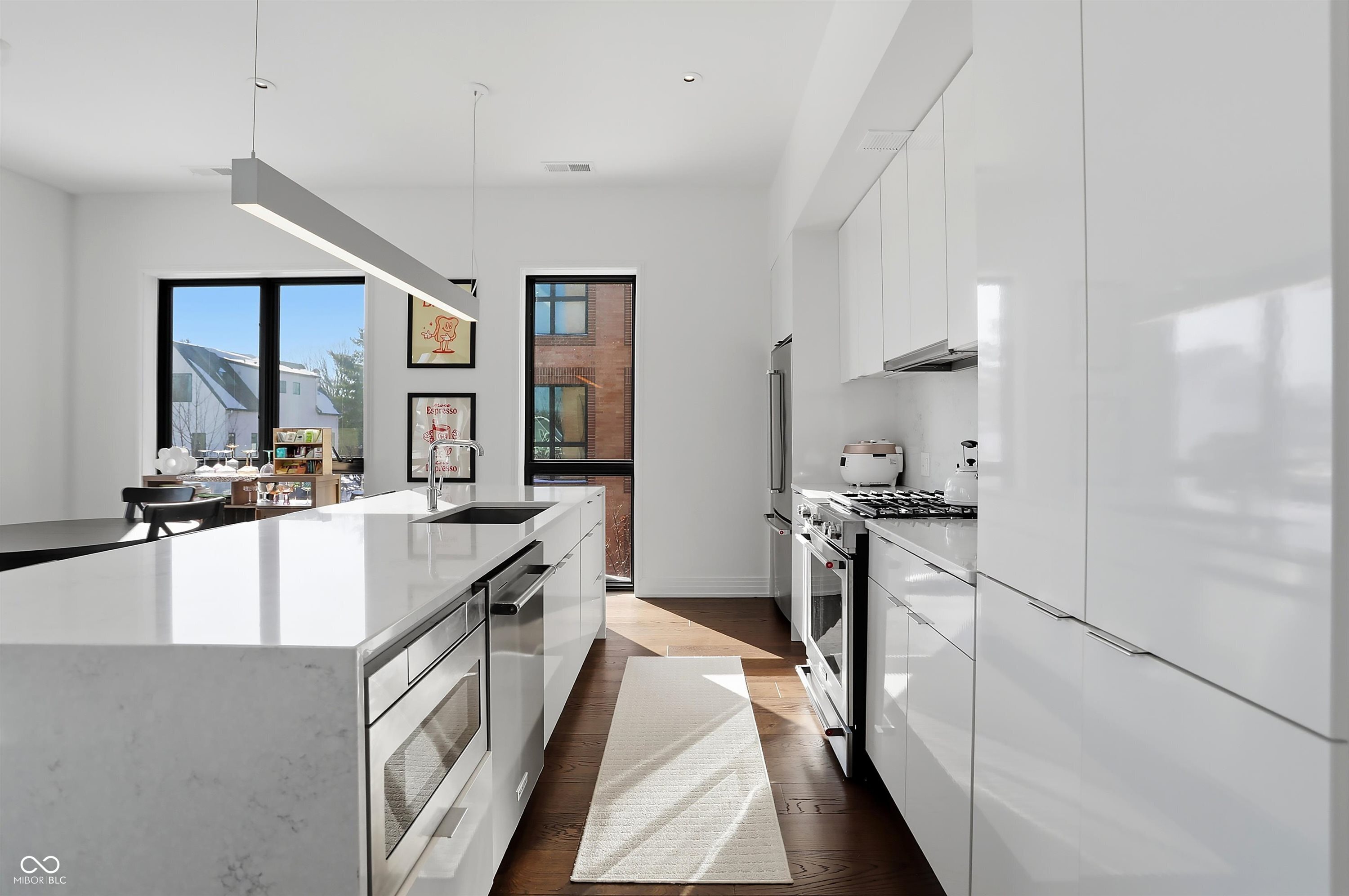 877 N East Street Unit: UNIT 203