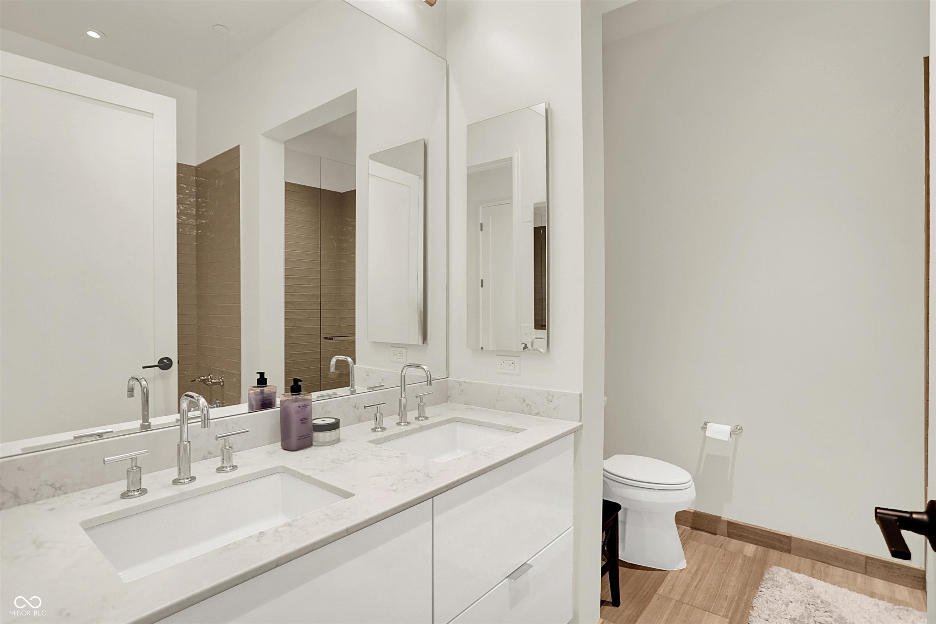 877 N East Street Unit: UNIT 203