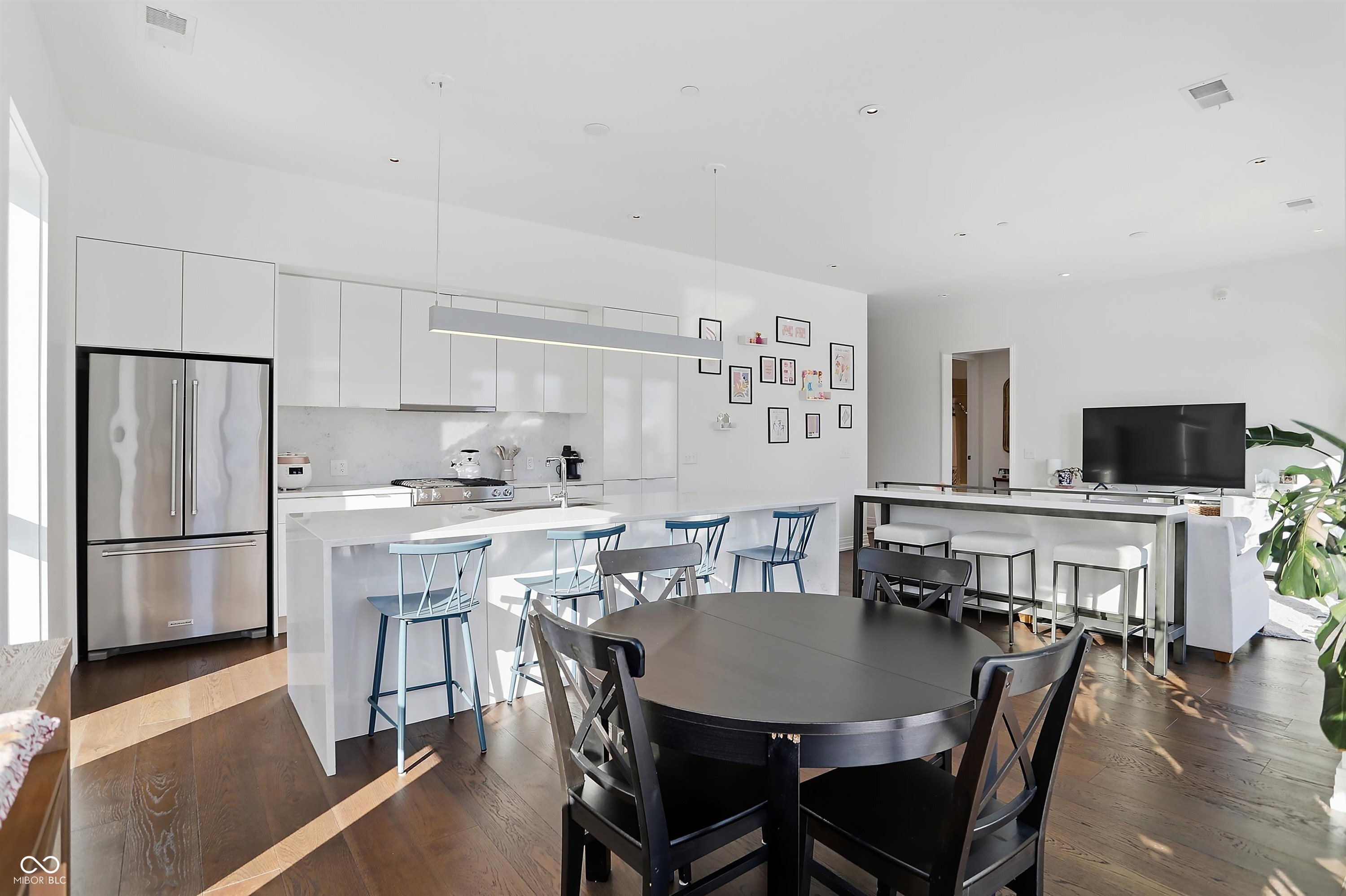 877 N East Street Unit: UNIT 203