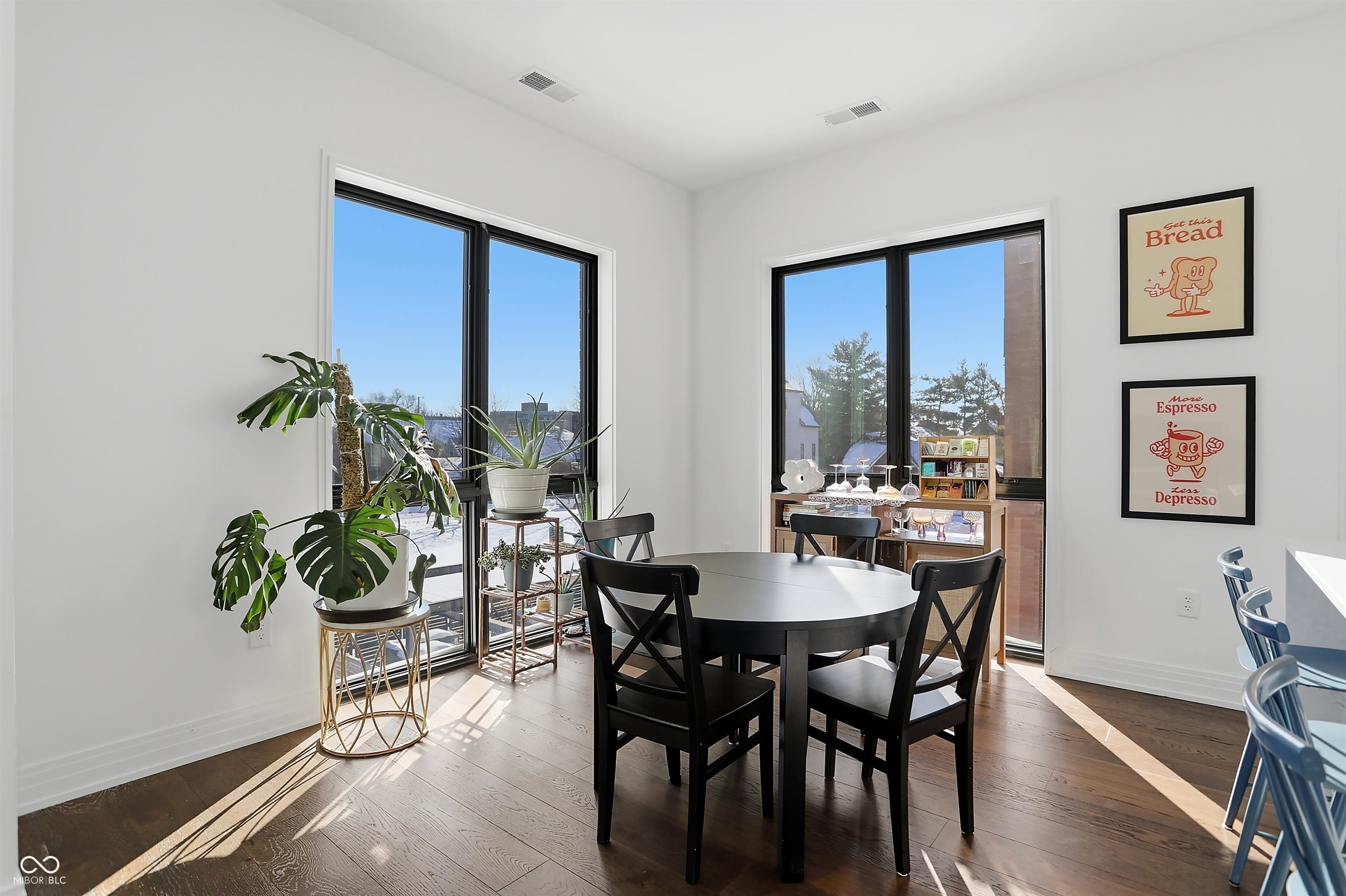 877 N East Street Unit: UNIT 203