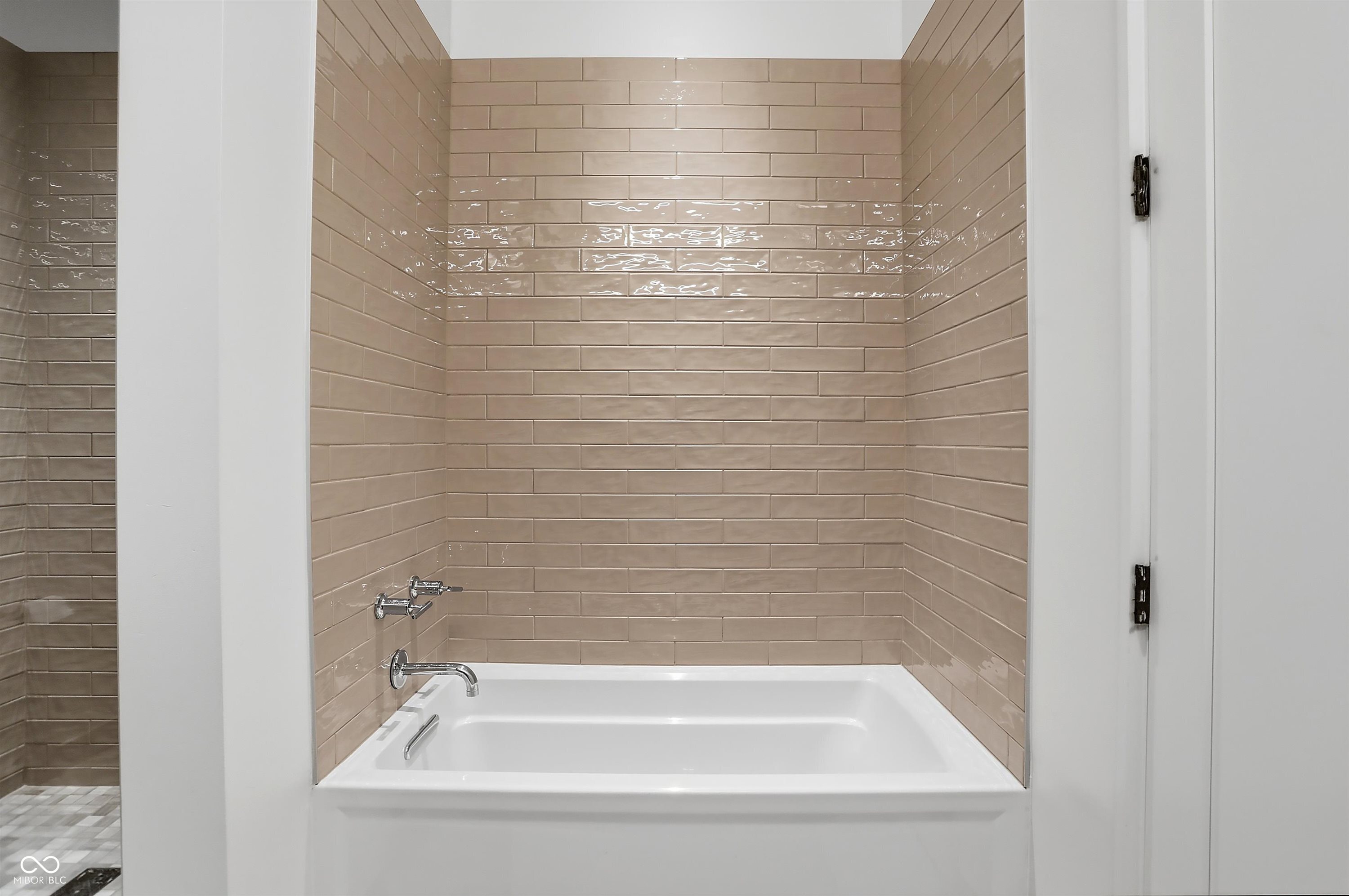 877 N East Street Unit: UNIT 203