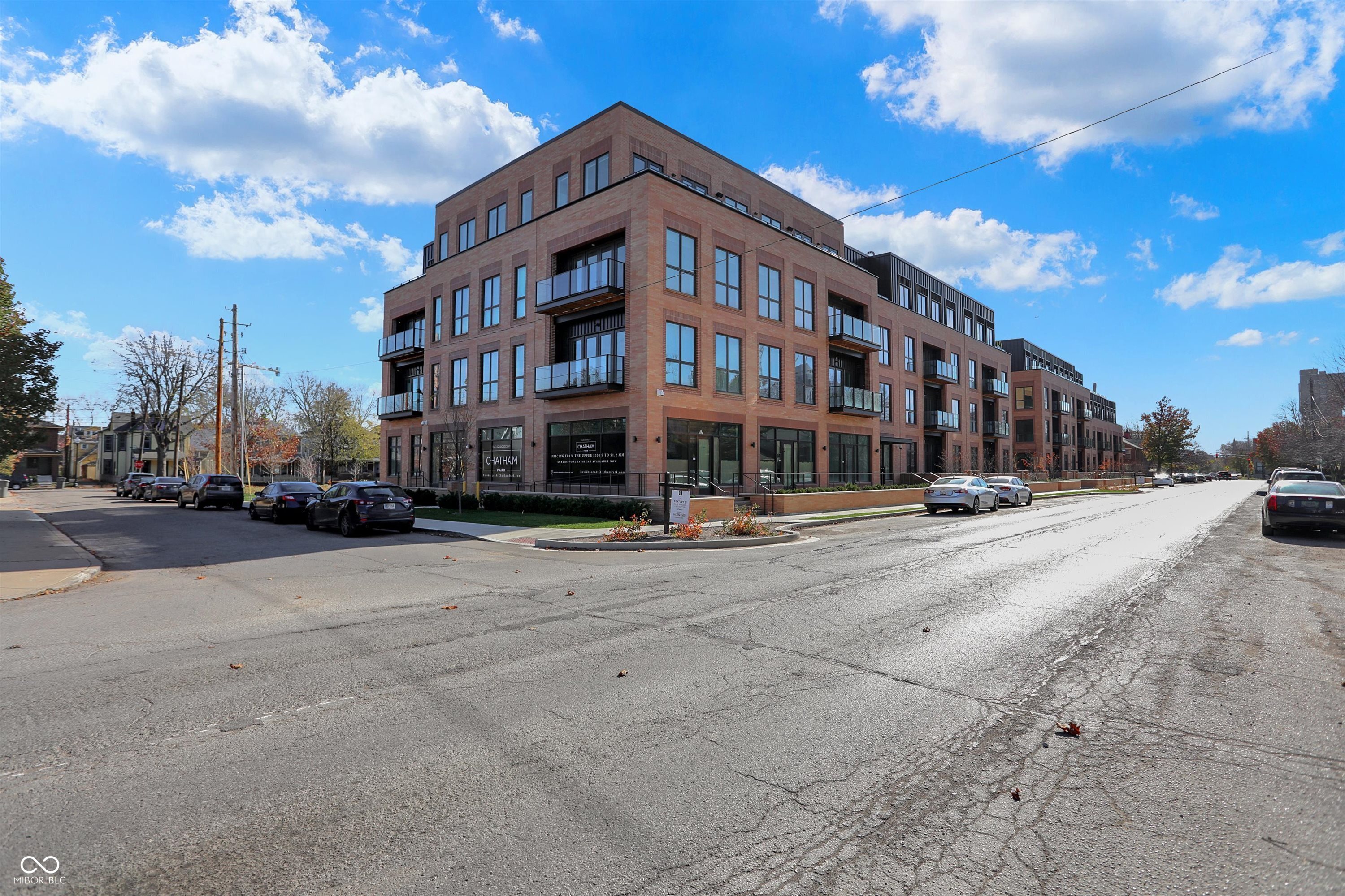 877 N East Street Unit: UNIT 203