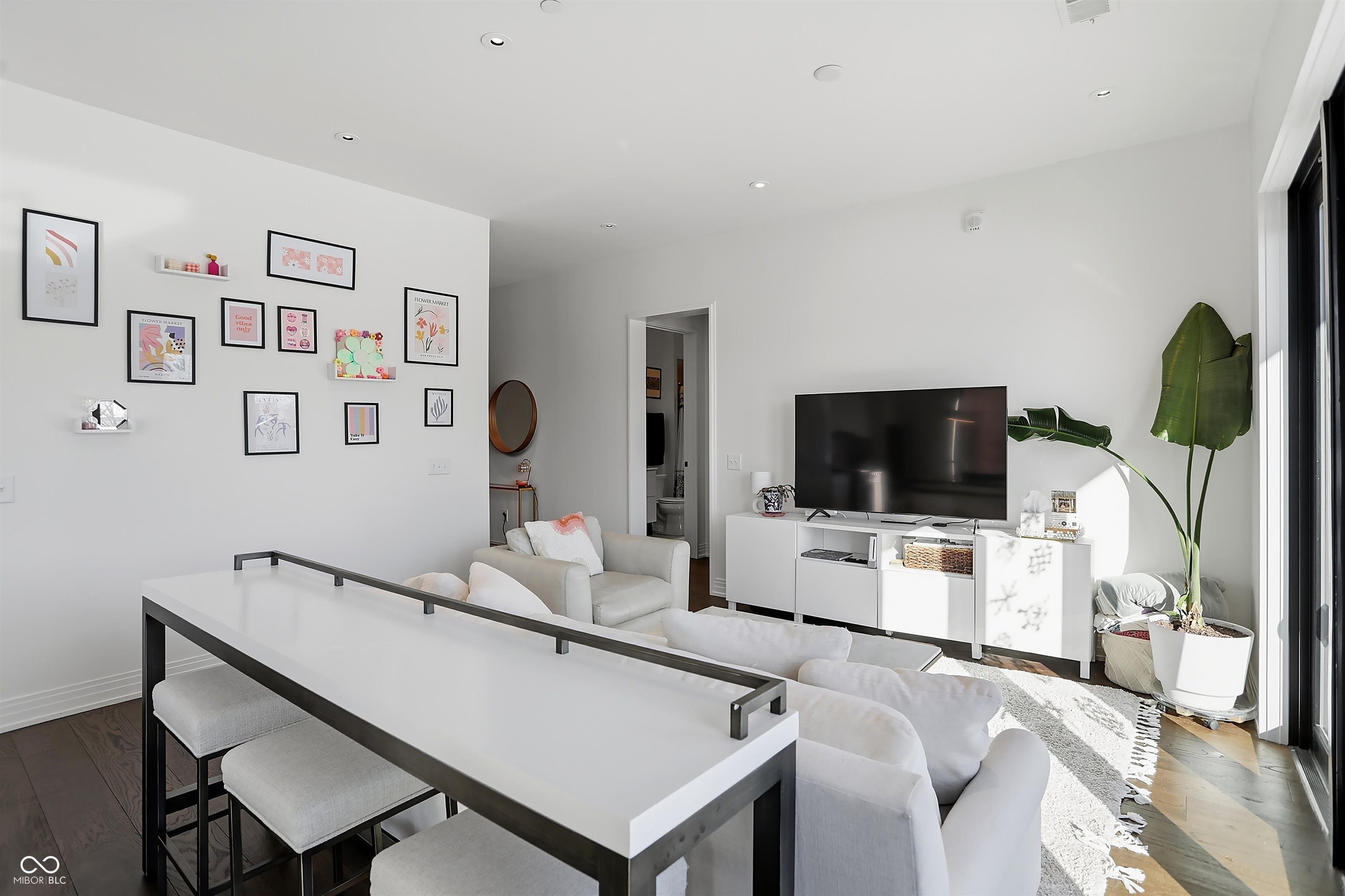 877 N East Street Unit: UNIT 203