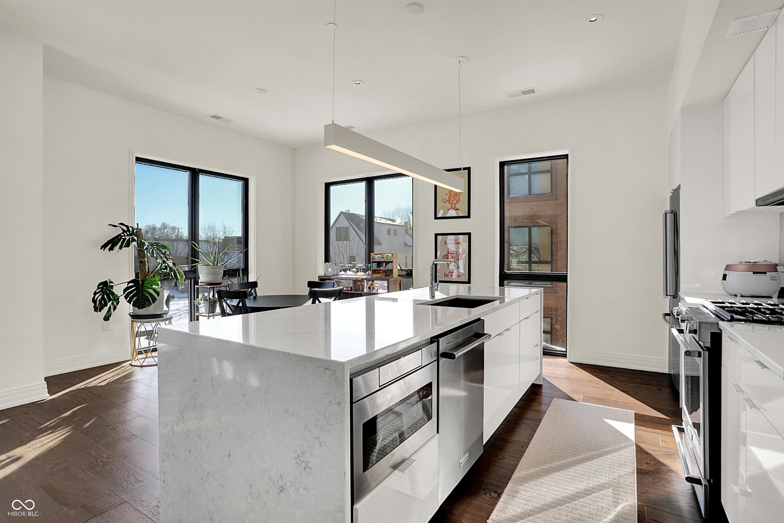 877 N East Street Unit: UNIT 203