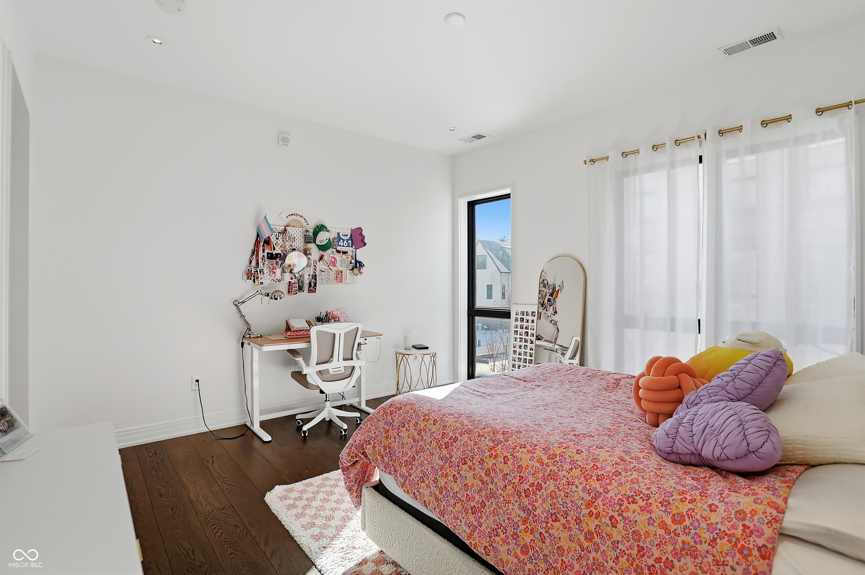 877 N East Street Unit: UNIT 203