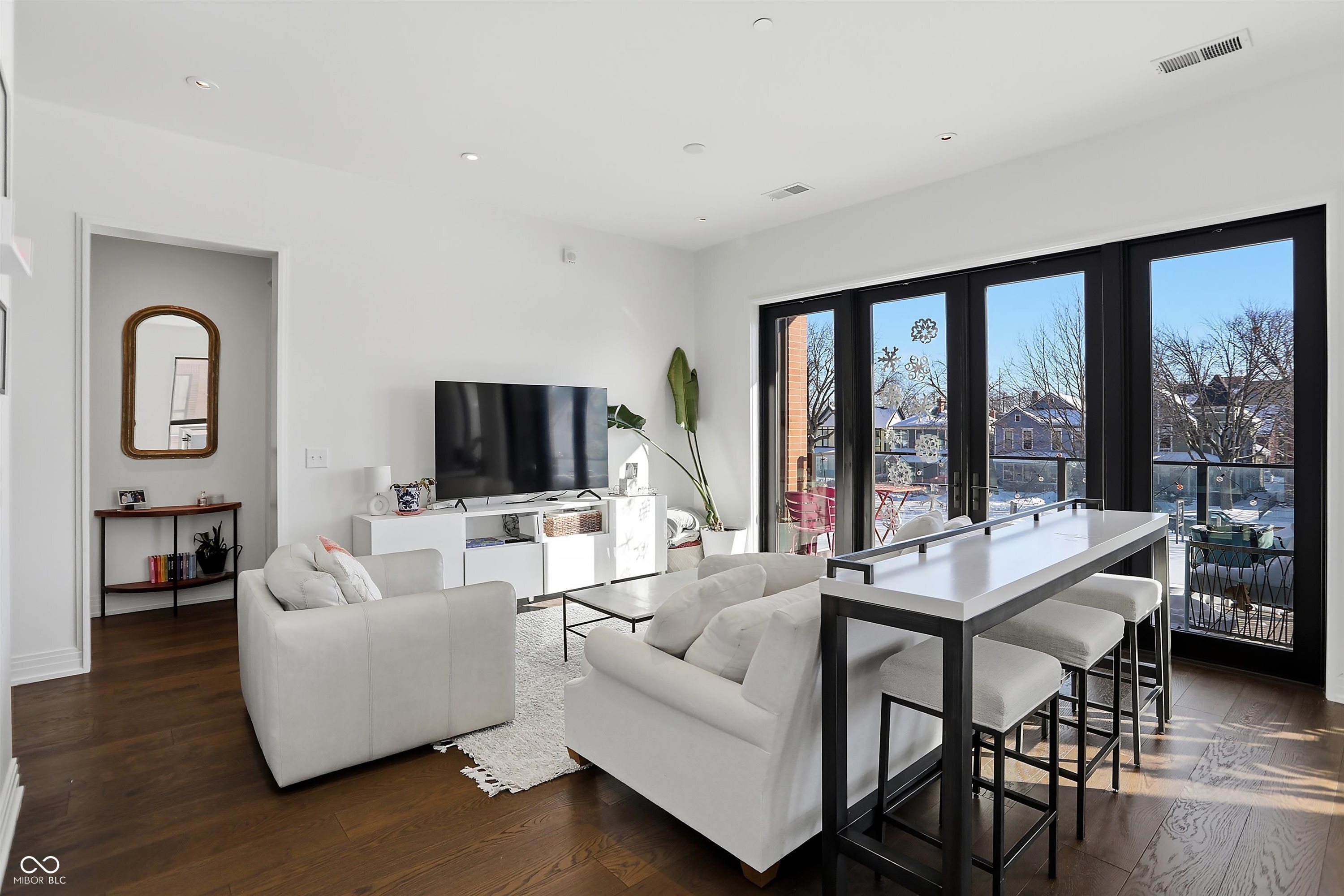 877 N East Street Unit: UNIT 203