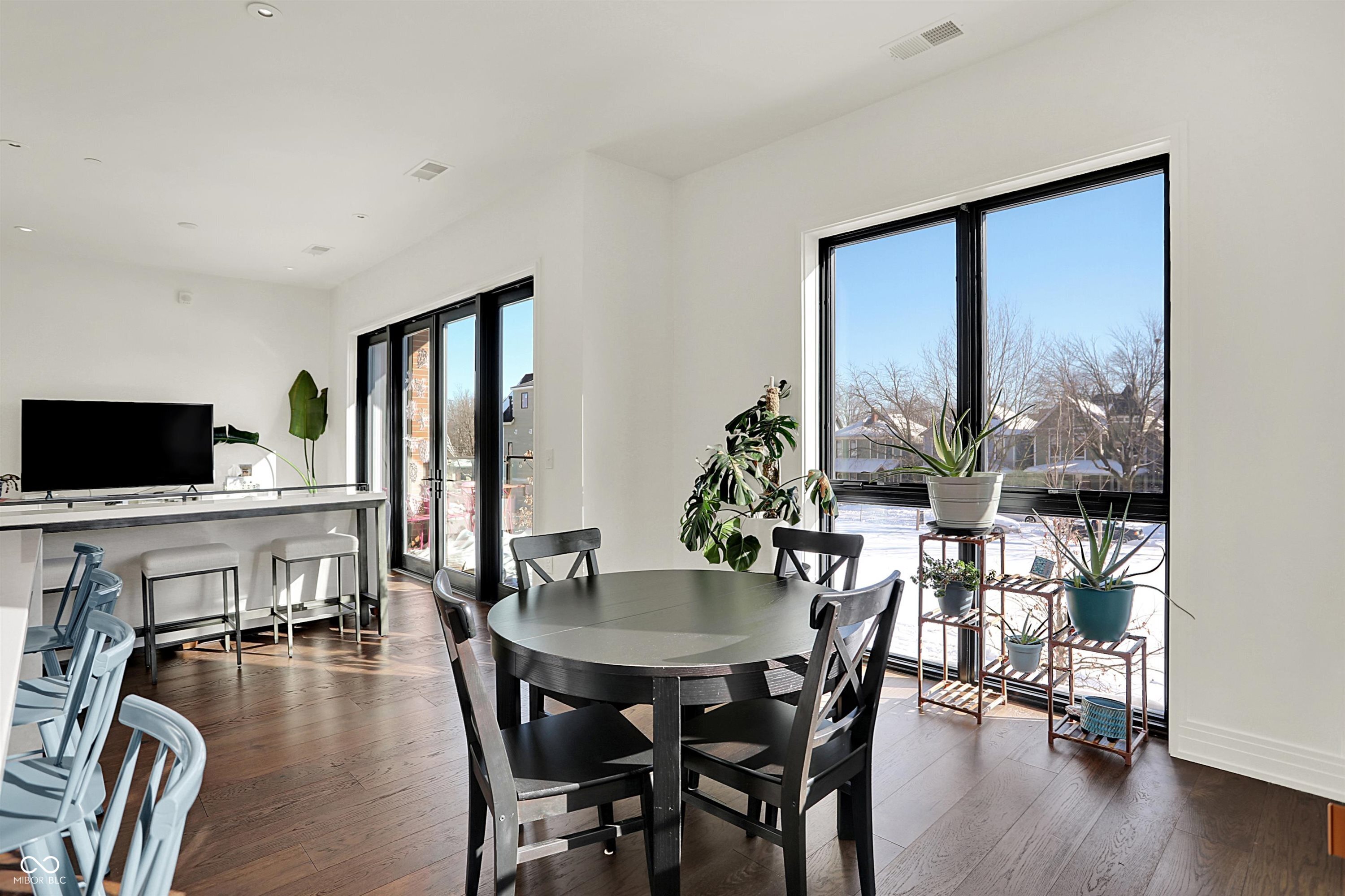 877 N East Street Unit: UNIT 203