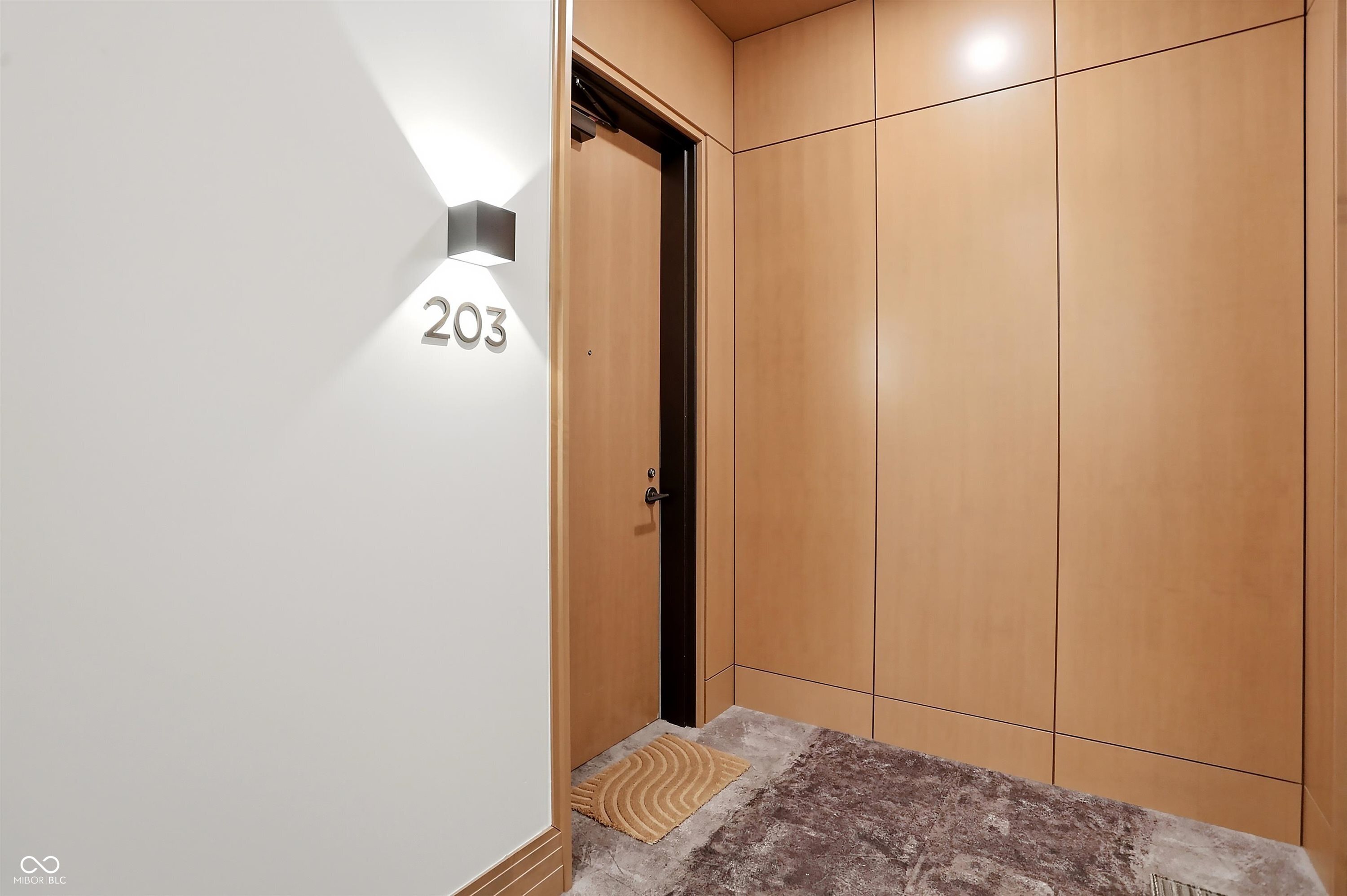 877 N East Street Unit: UNIT 203