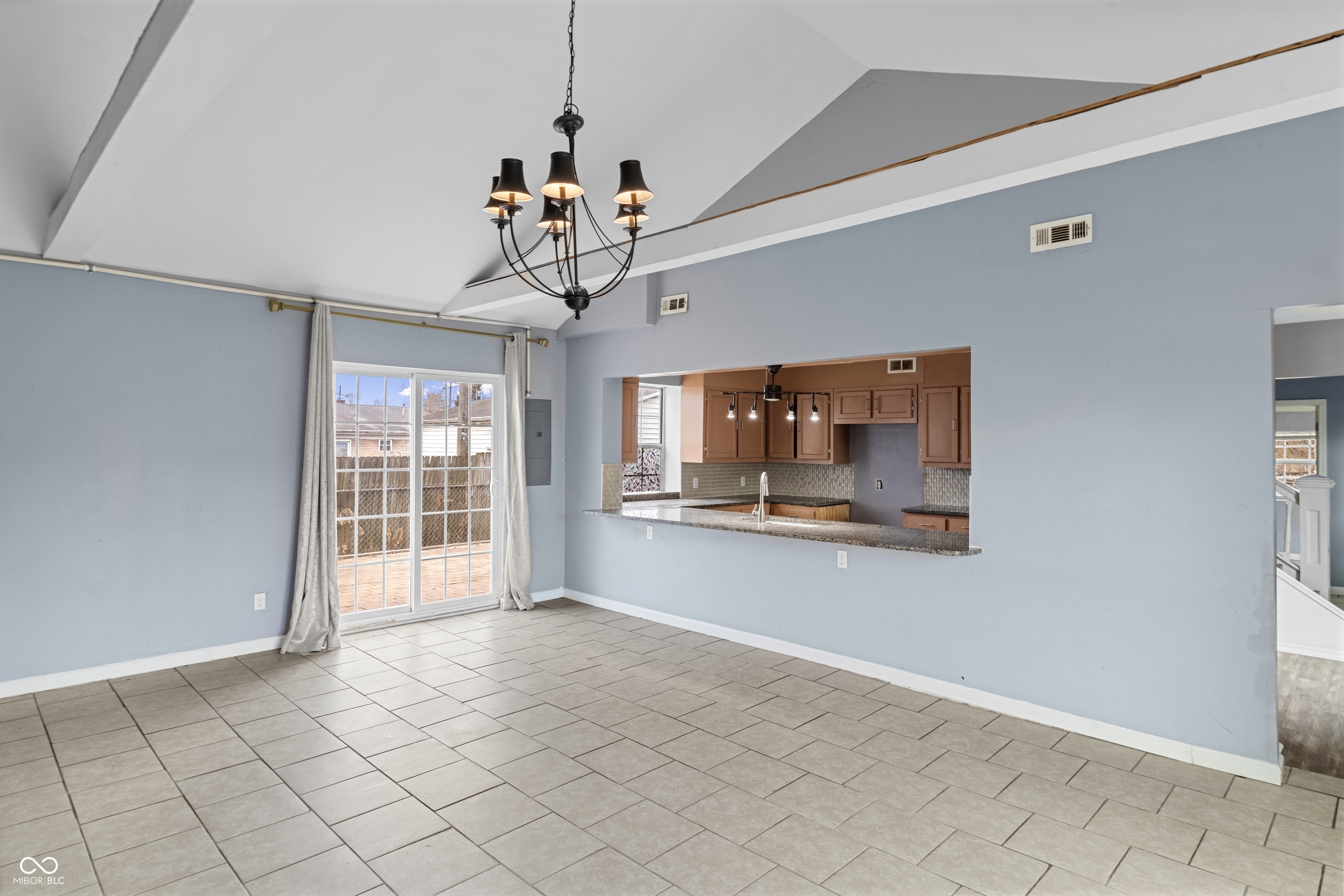 1736 N Graham Avenue