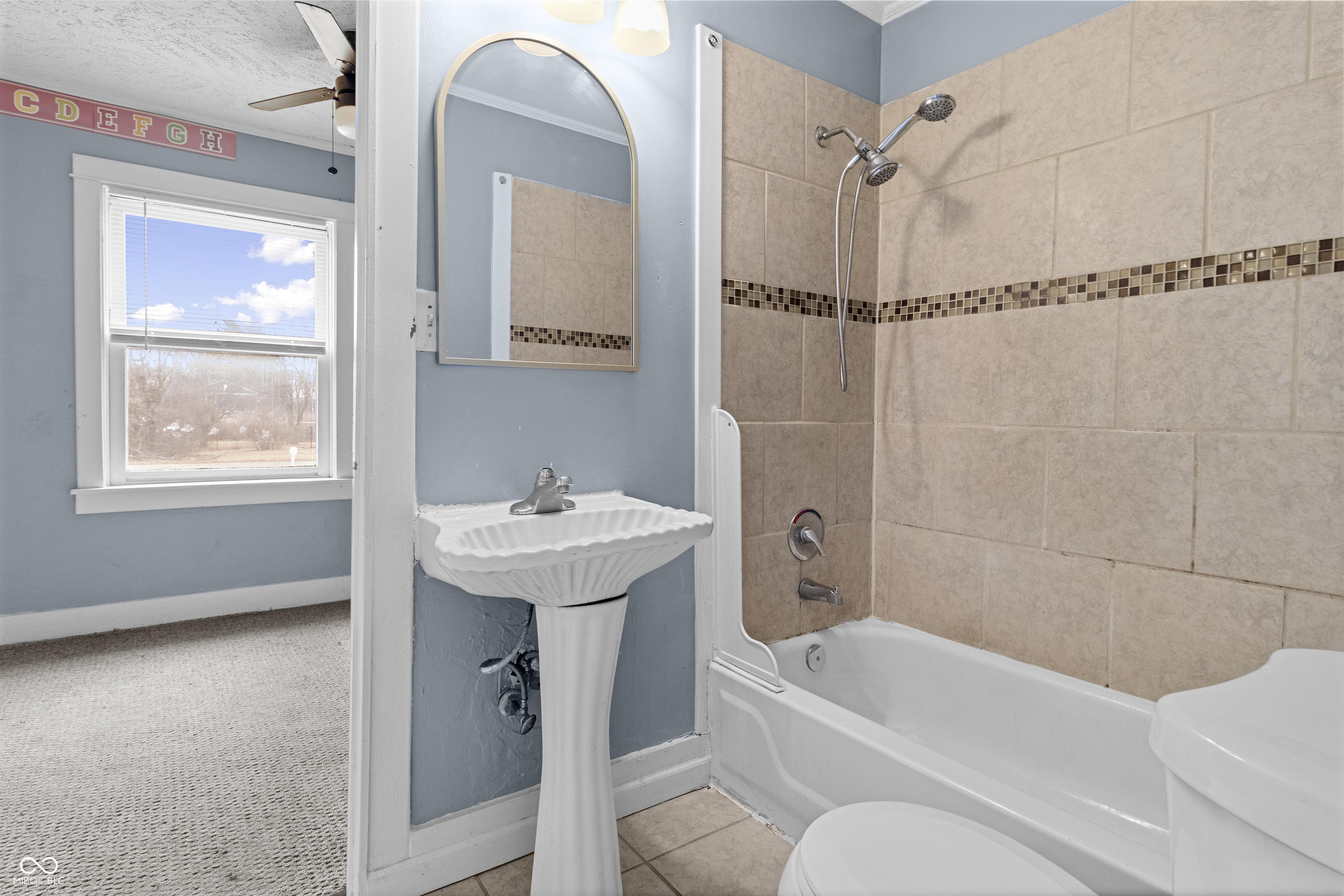 1736 N Graham Avenue