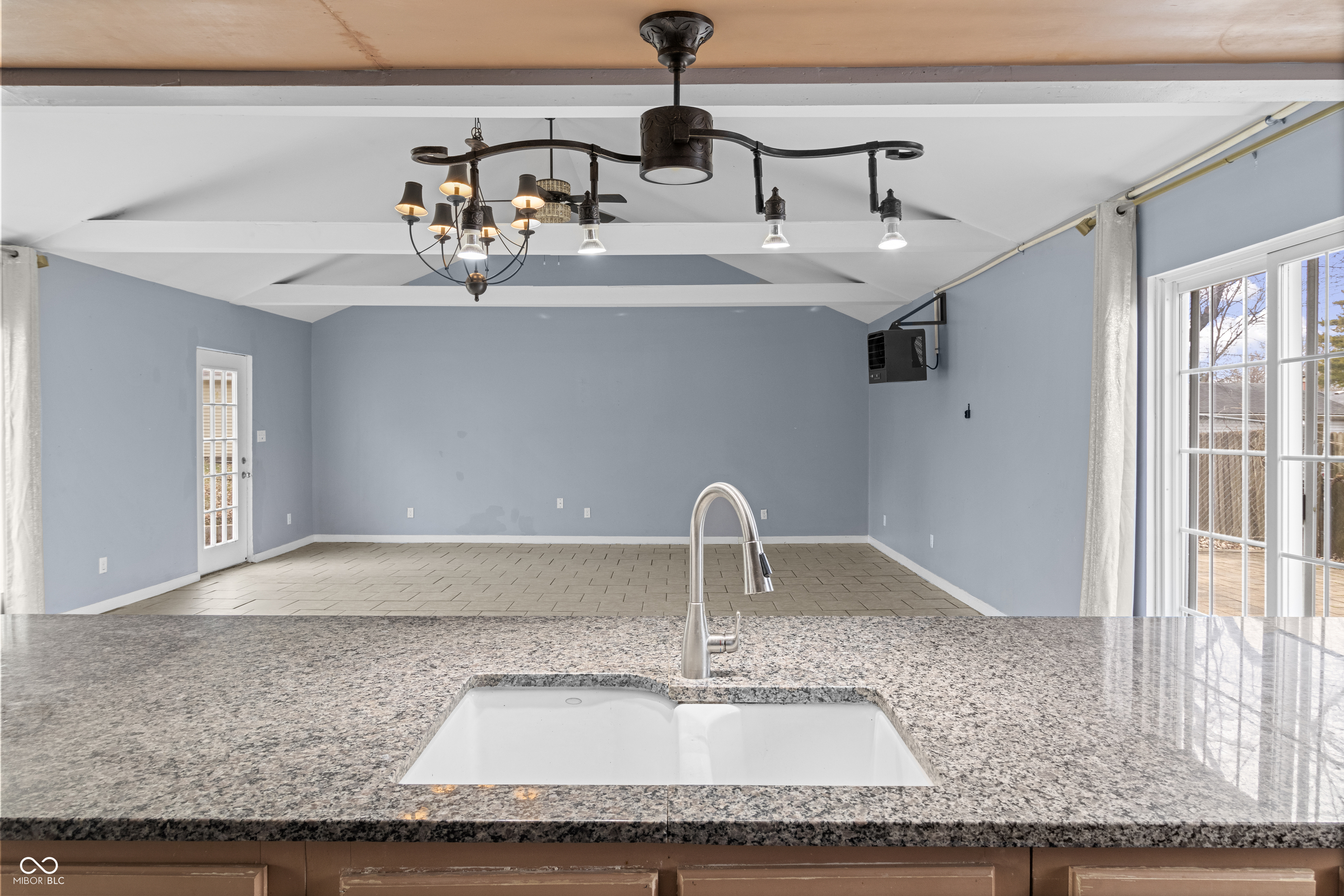 1736 N Graham Avenue