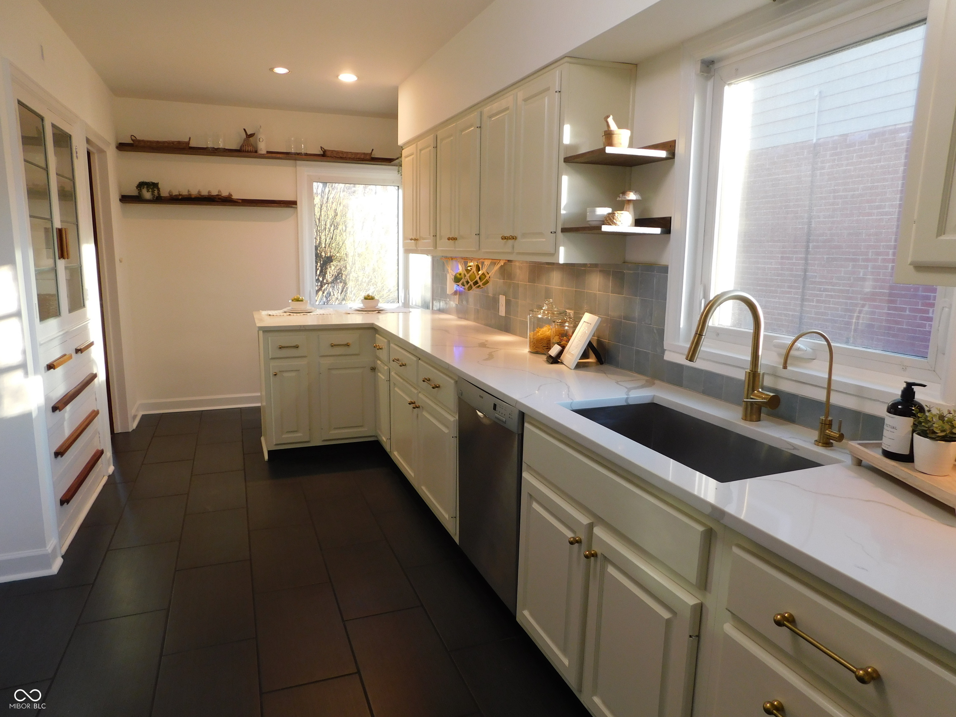 5510 N Illinois Street