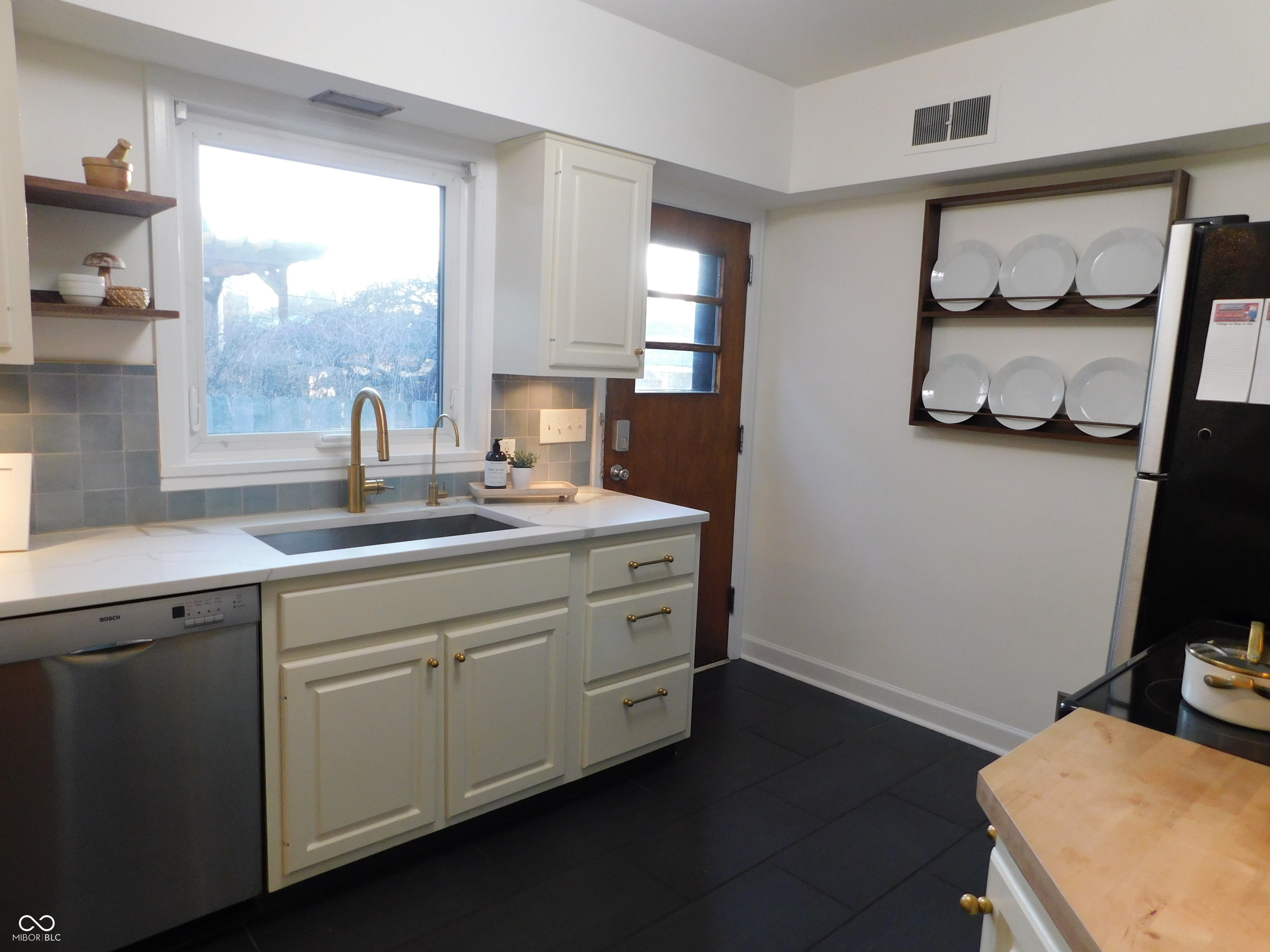 5510 N Illinois Street