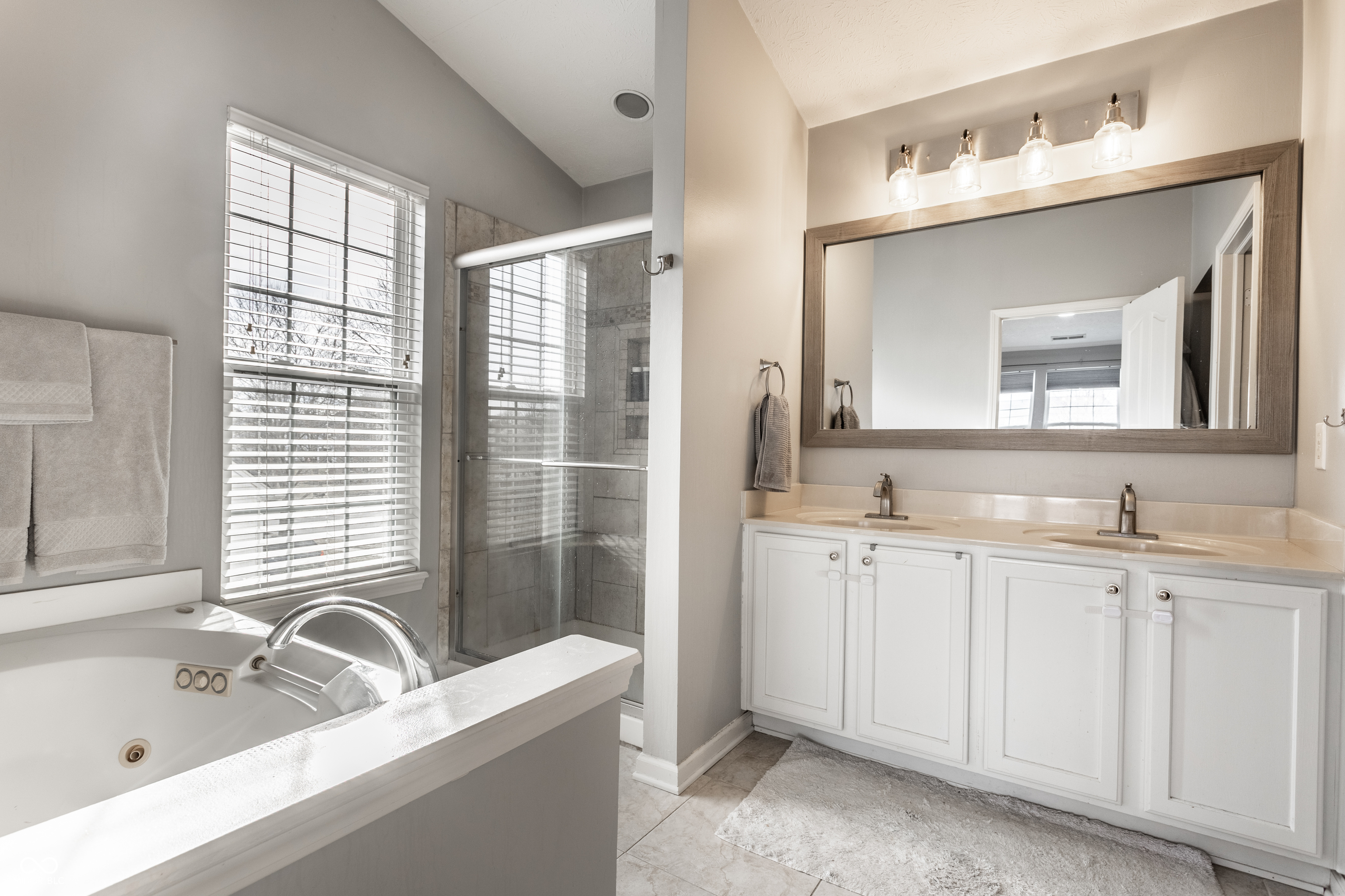 11833 Wedgeport Lane