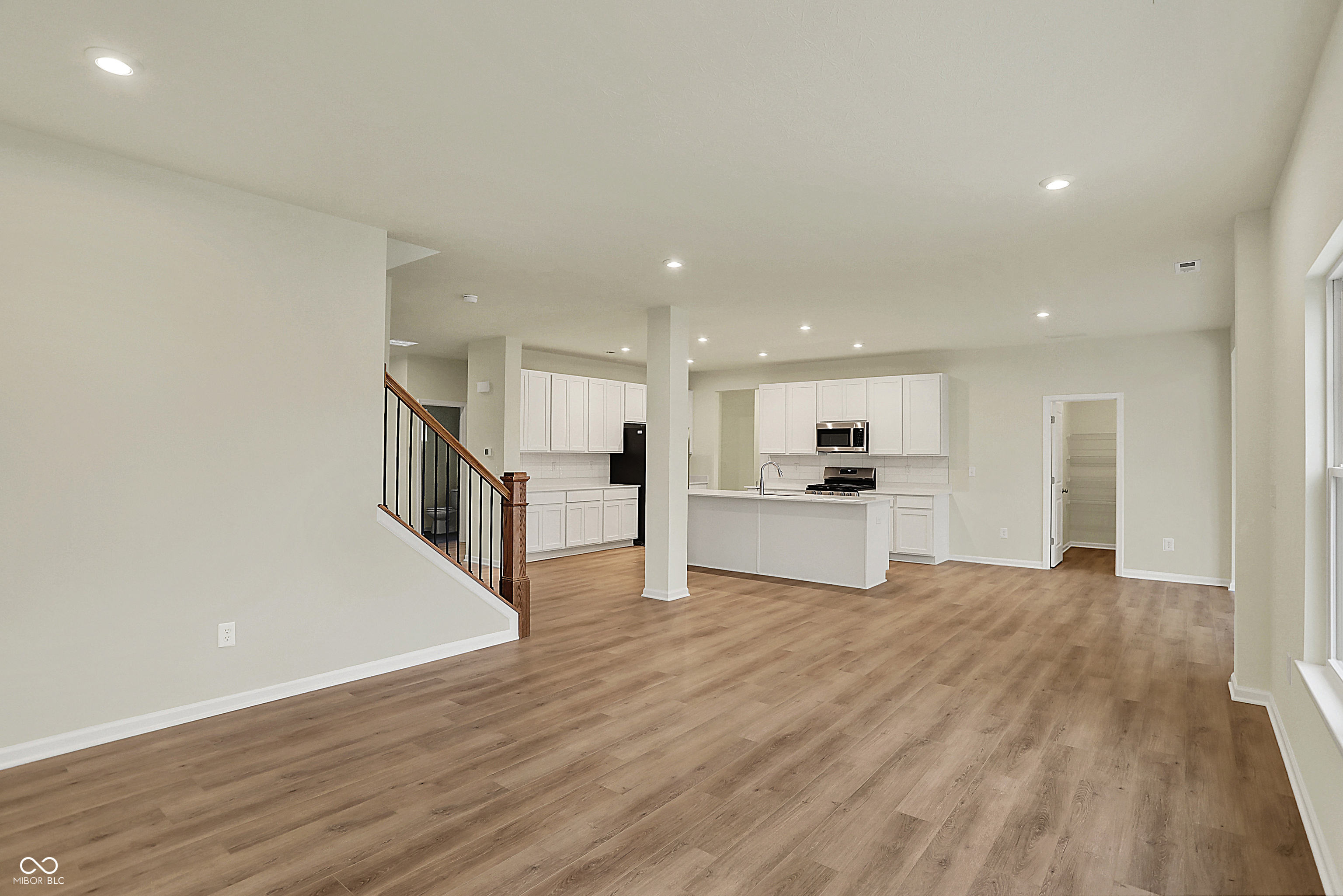 4087 Railhead Avenue