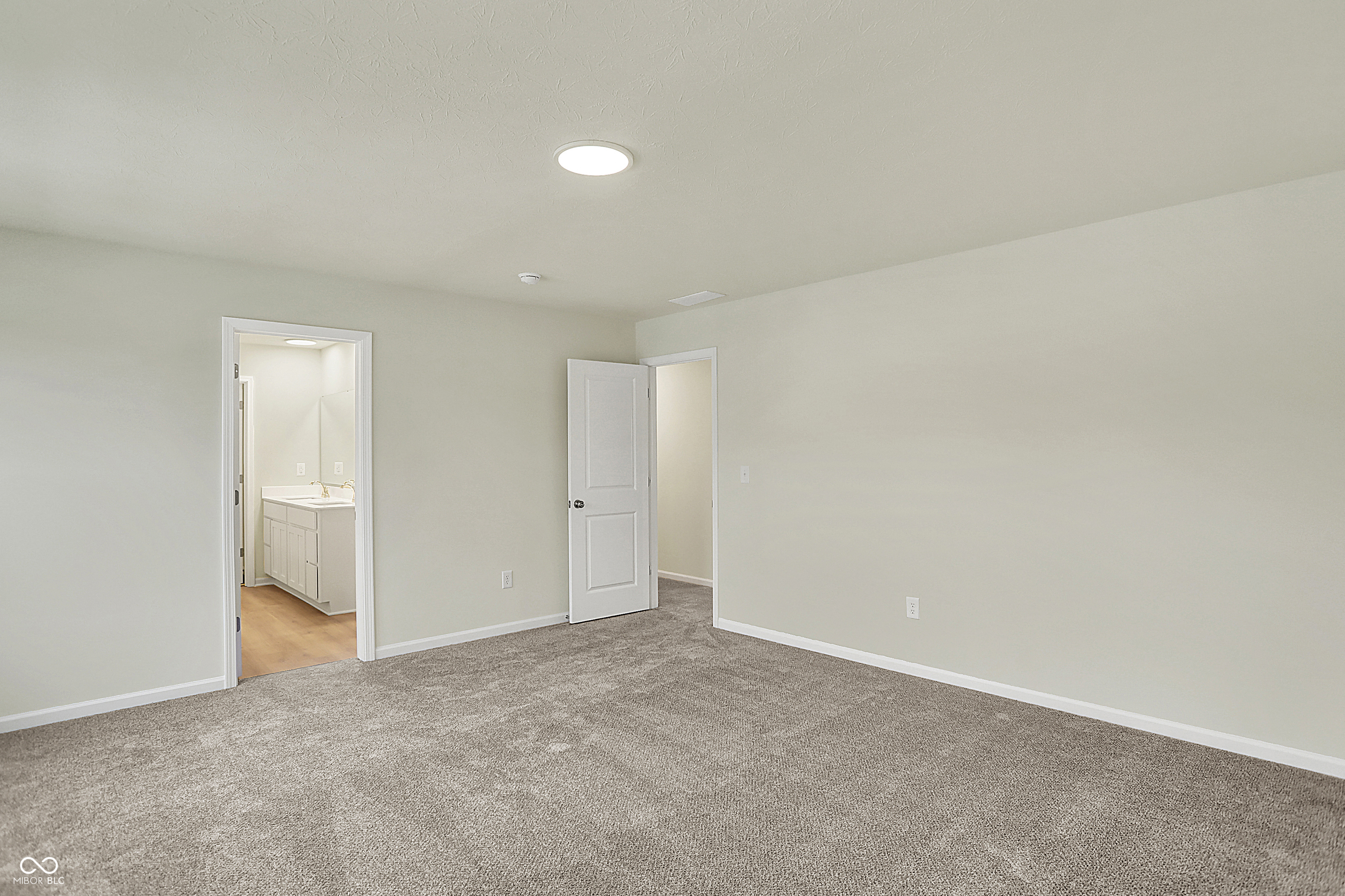 4087 Railhead Avenue