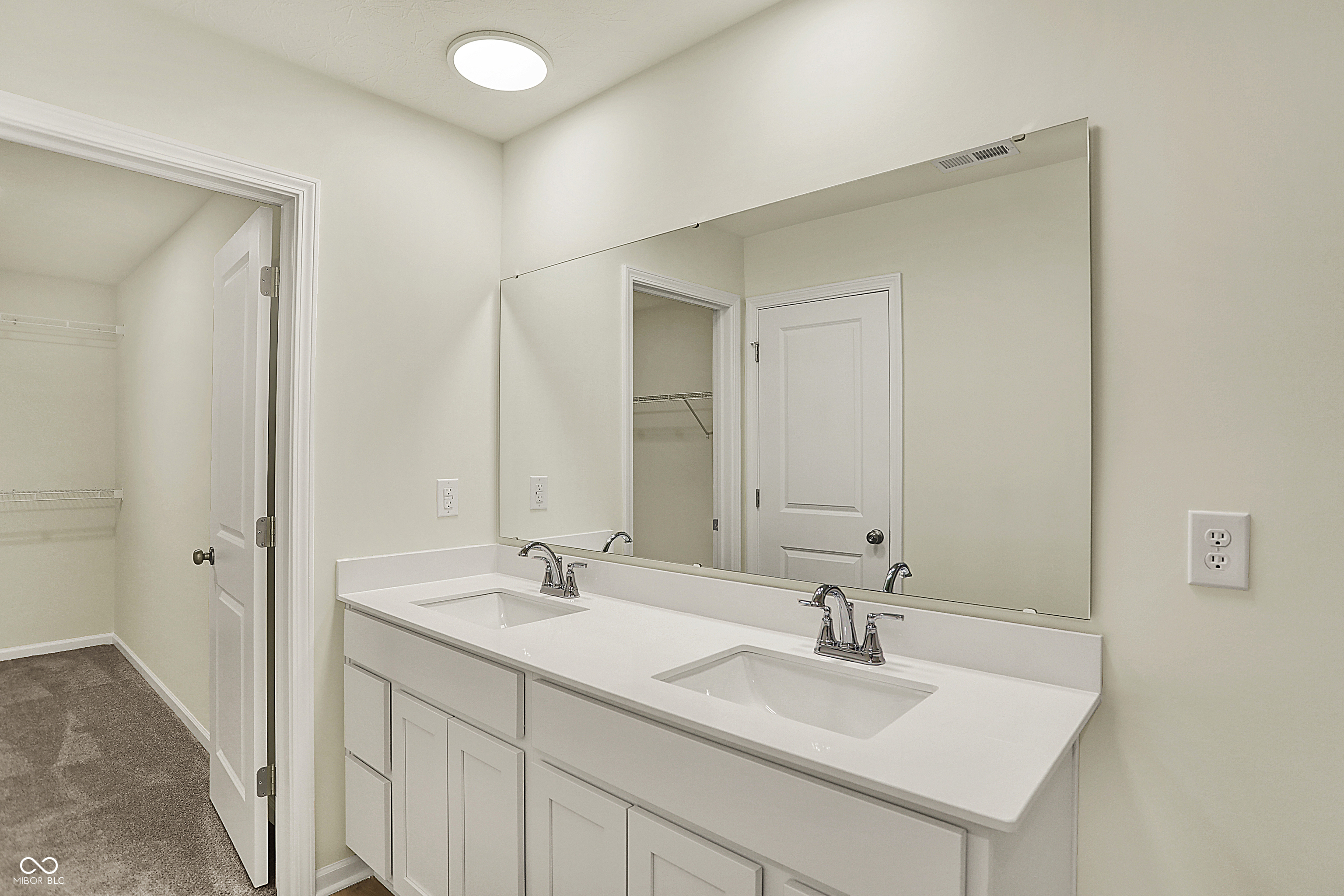 4087 Railhead Avenue