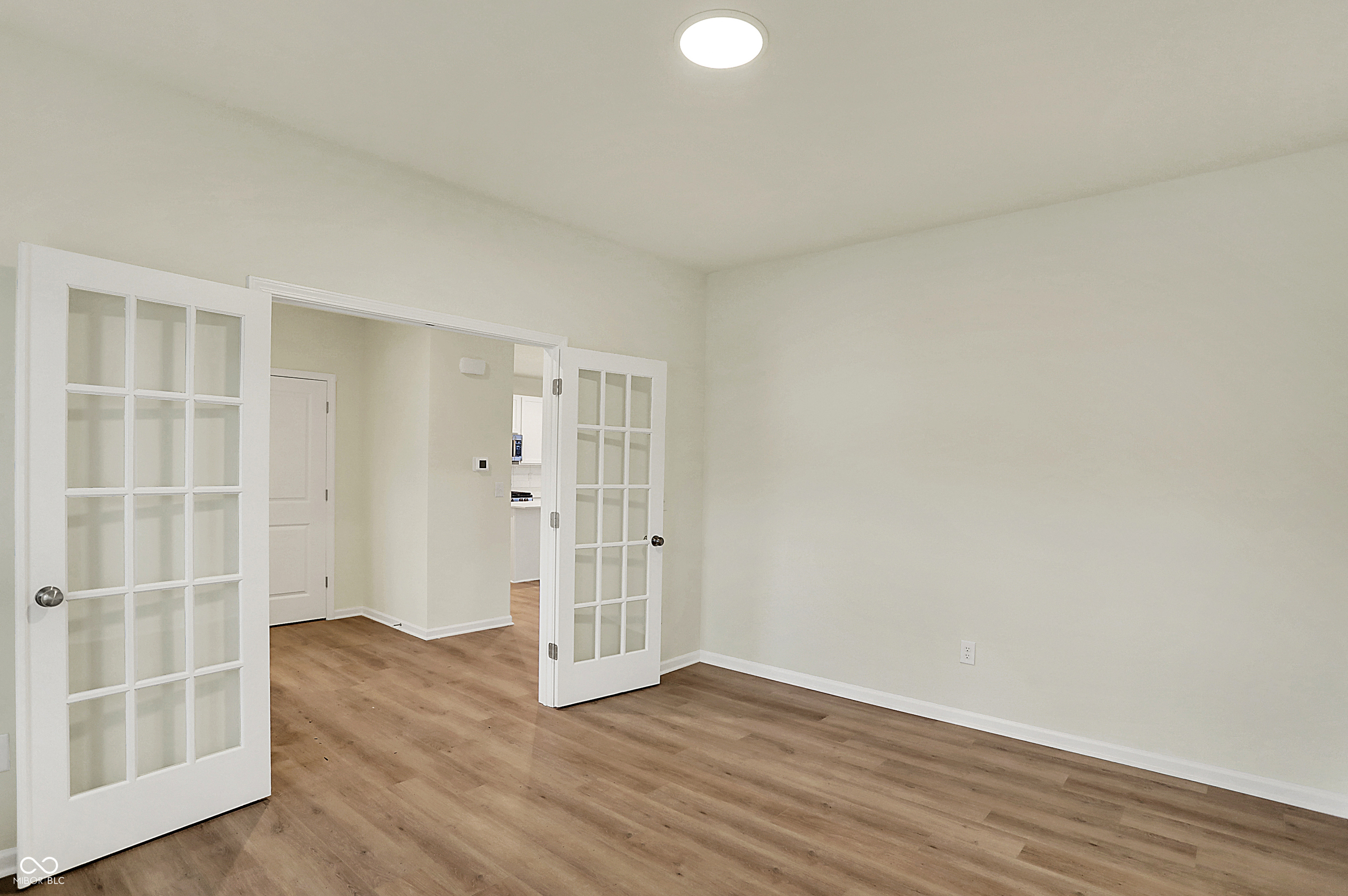 4087 Railhead Avenue