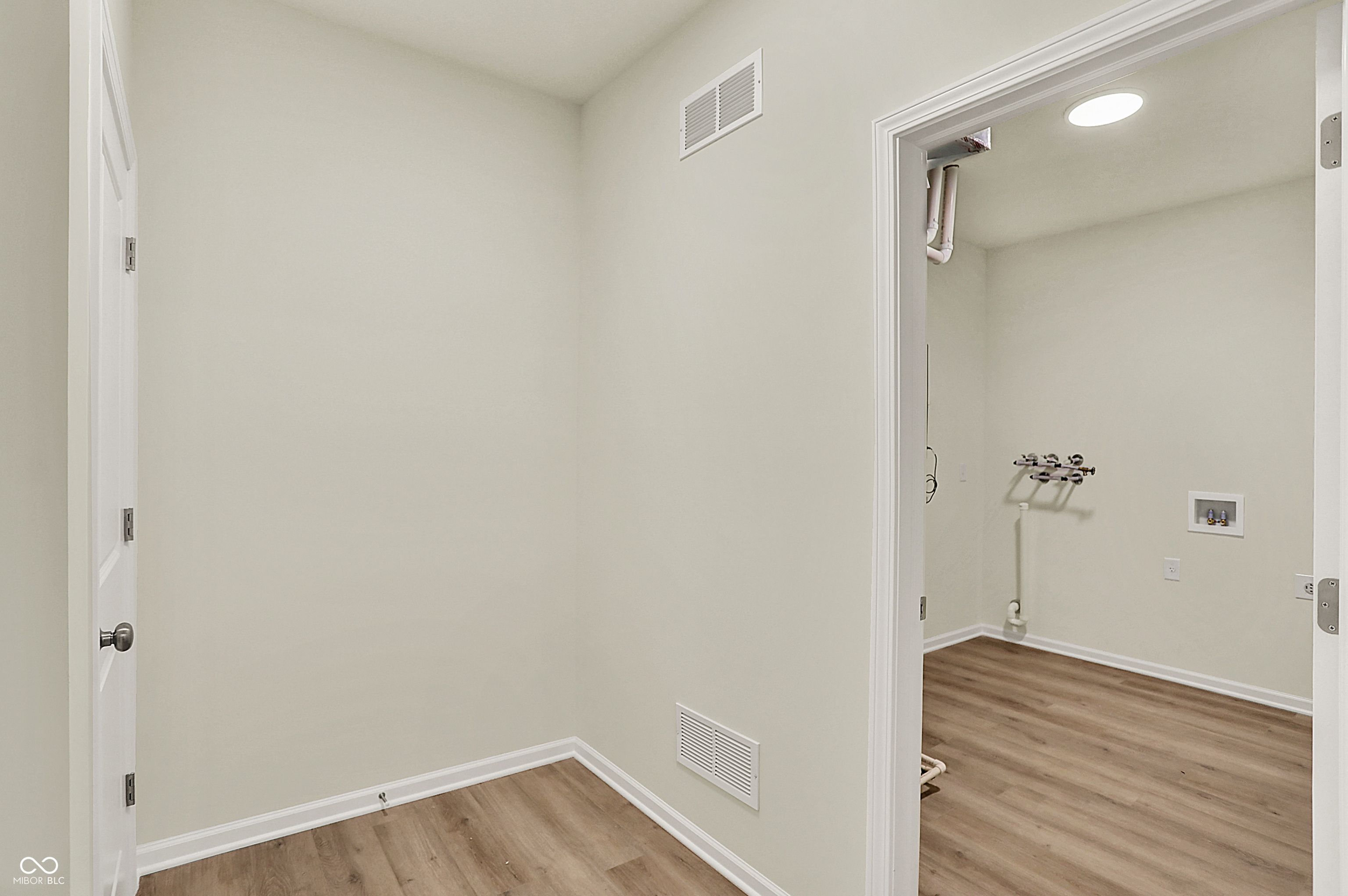 4087 Railhead Avenue