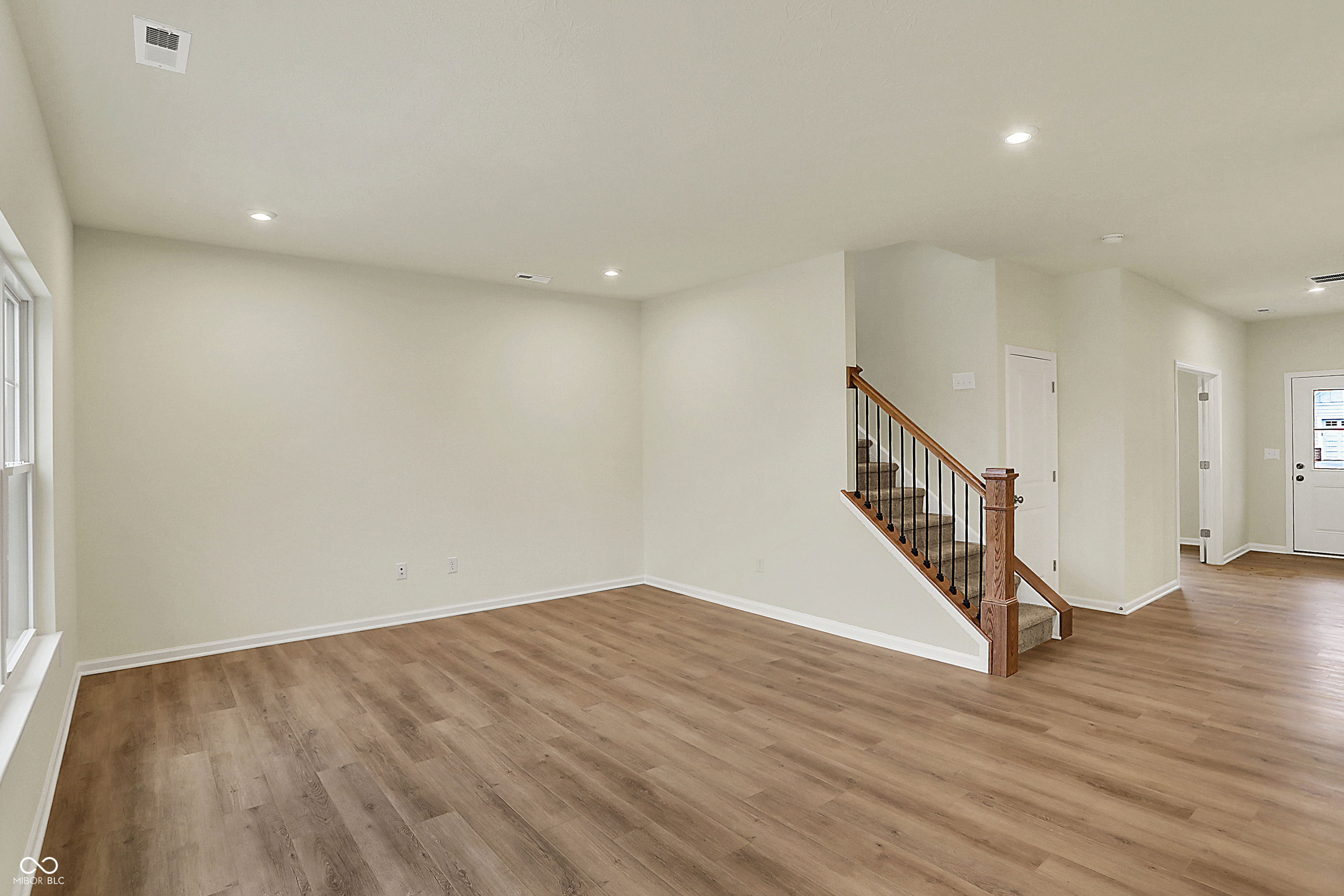 4087 Railhead Avenue